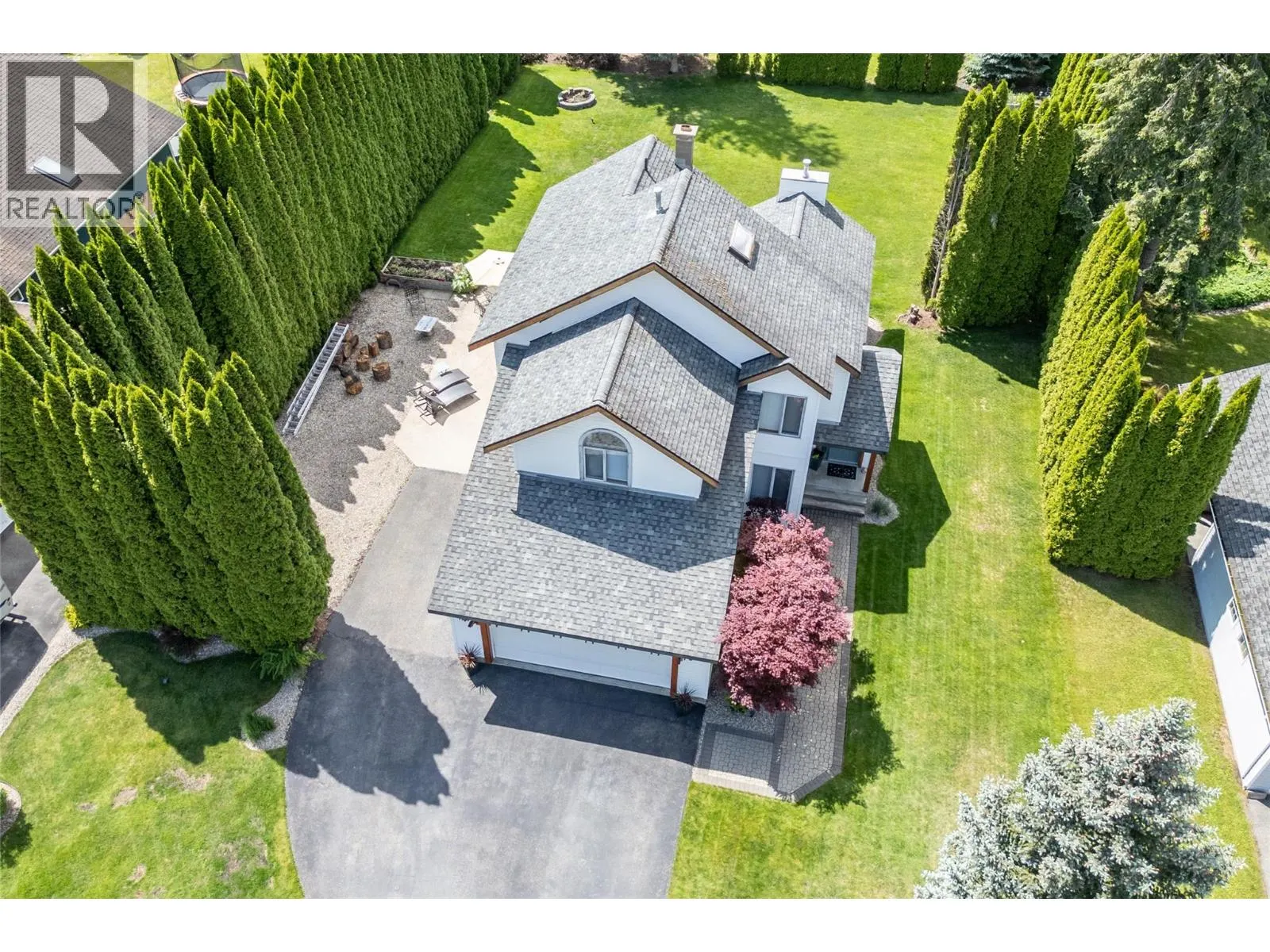 1107 Pineridge Crescent