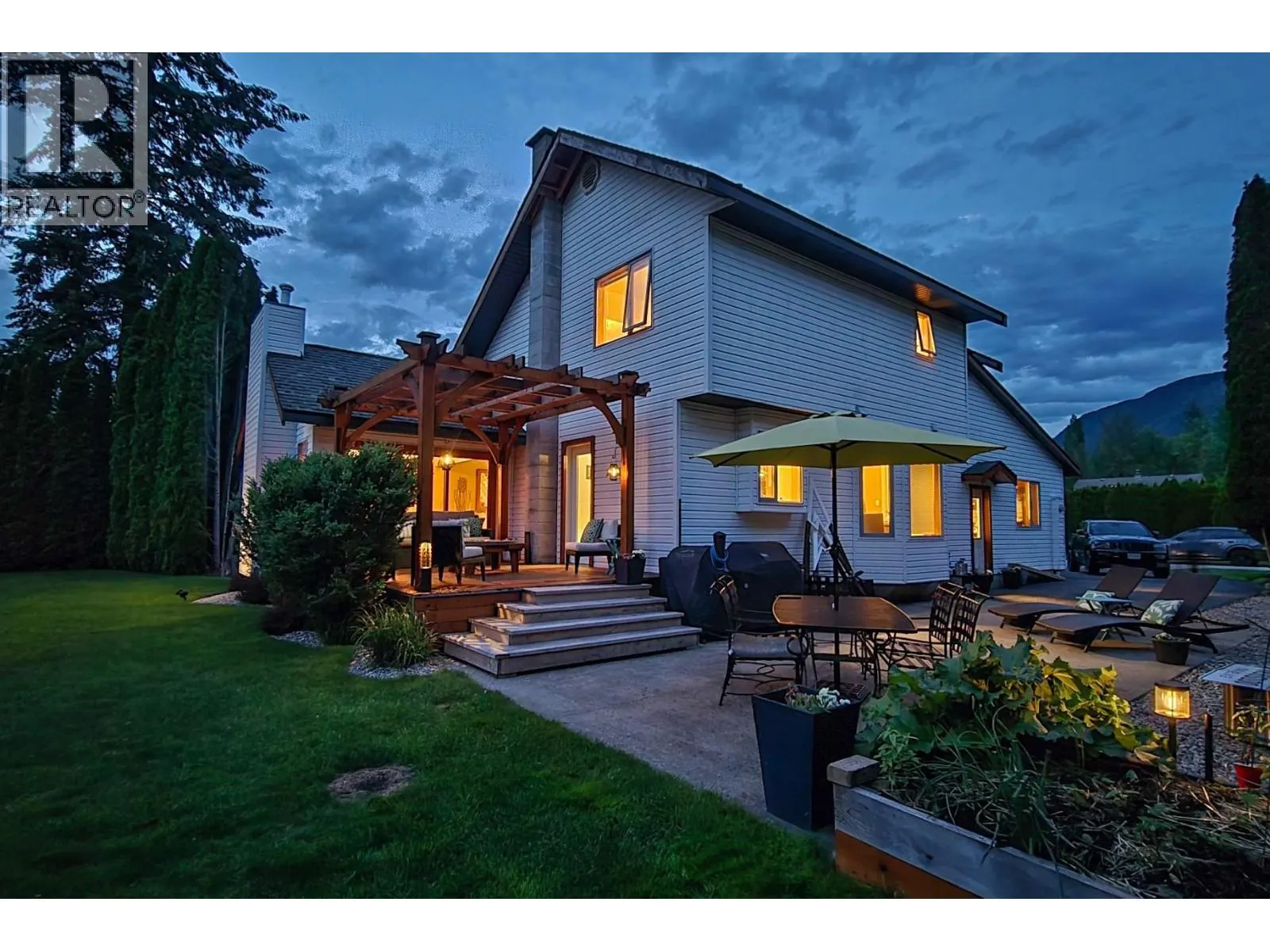 1107 Pineridge Crescent