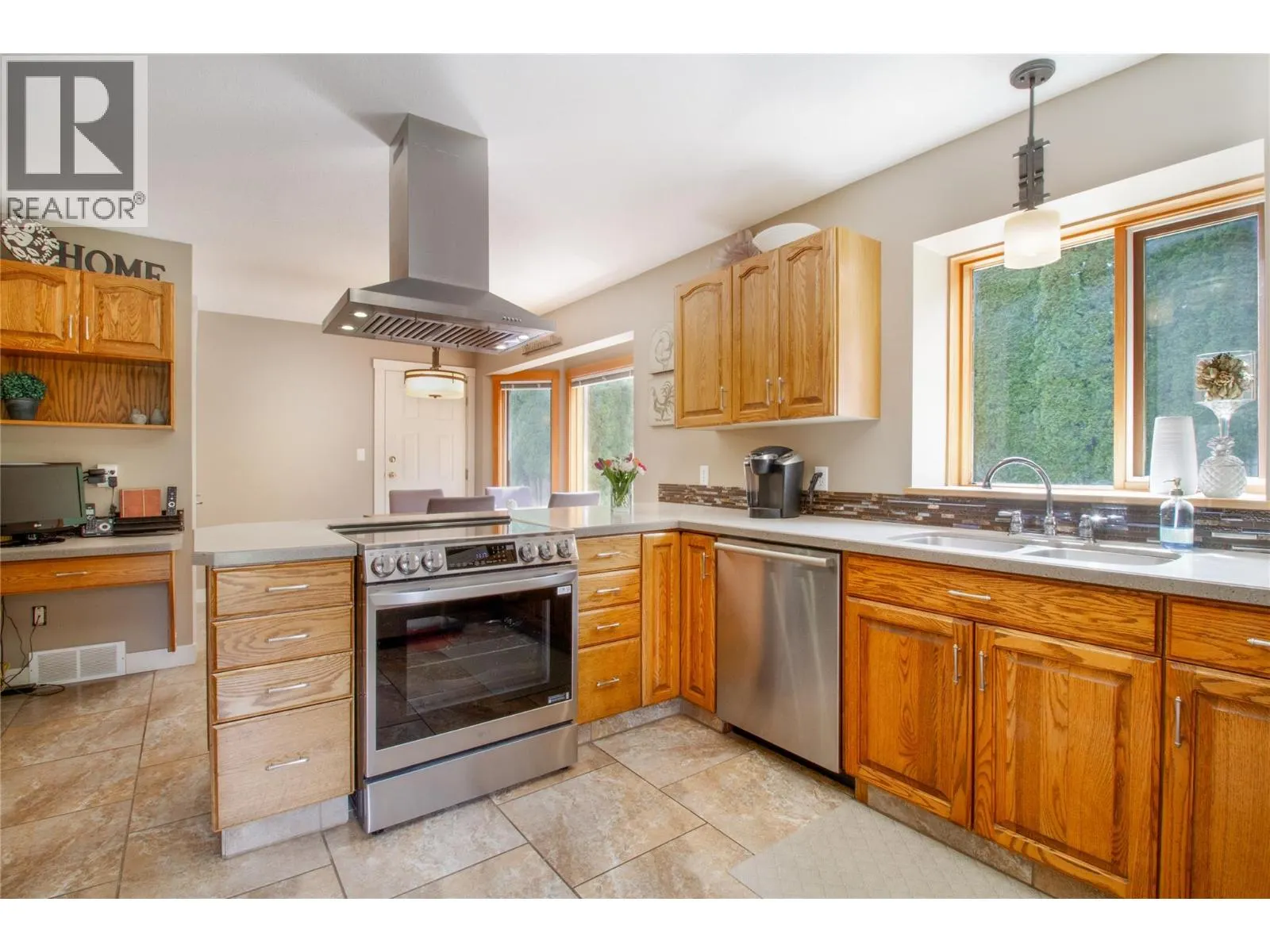 1107 Pineridge Crescent