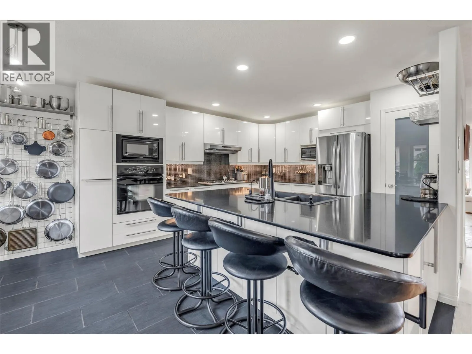 444 Ridge Place