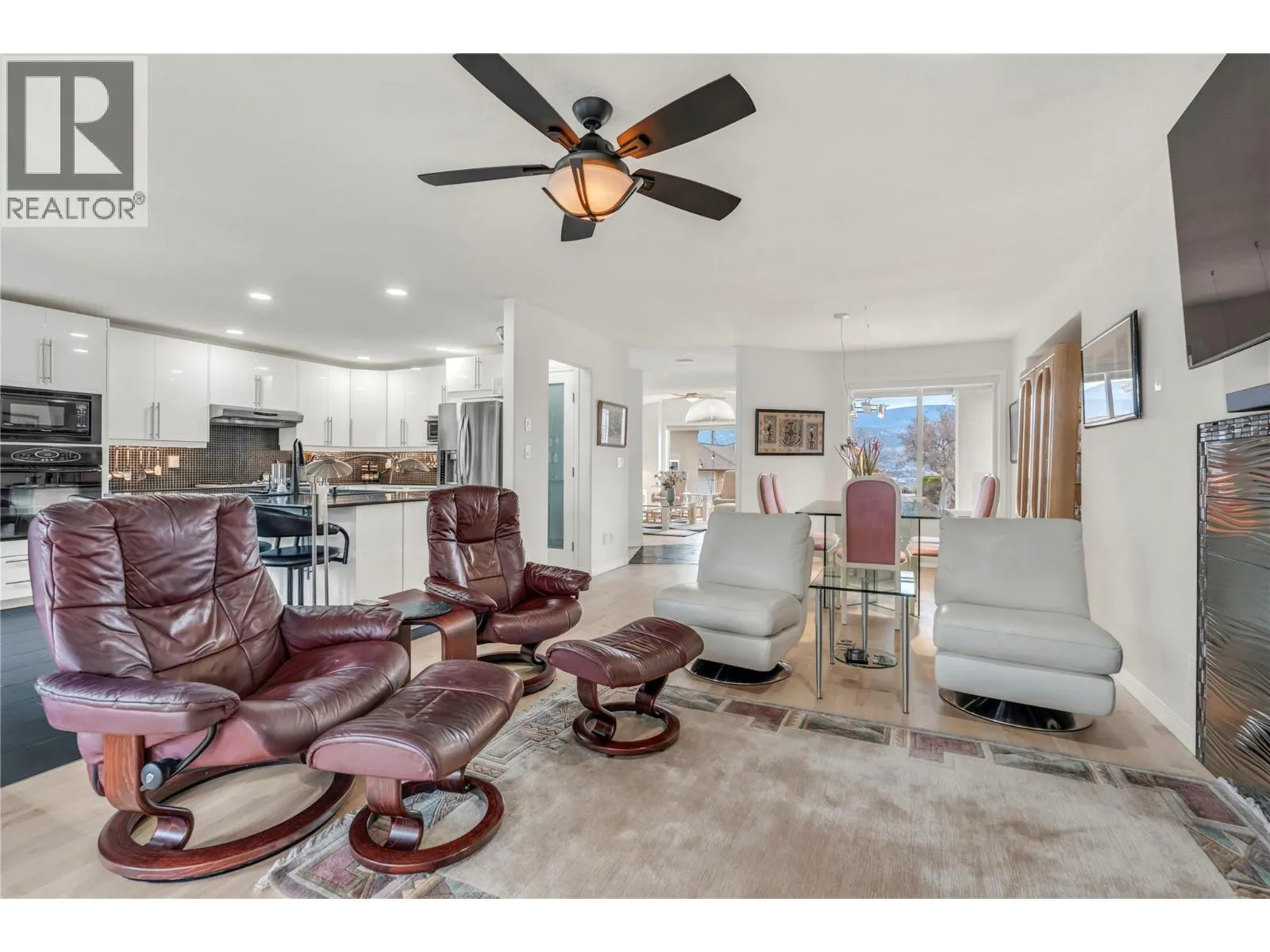 444 Ridge Place