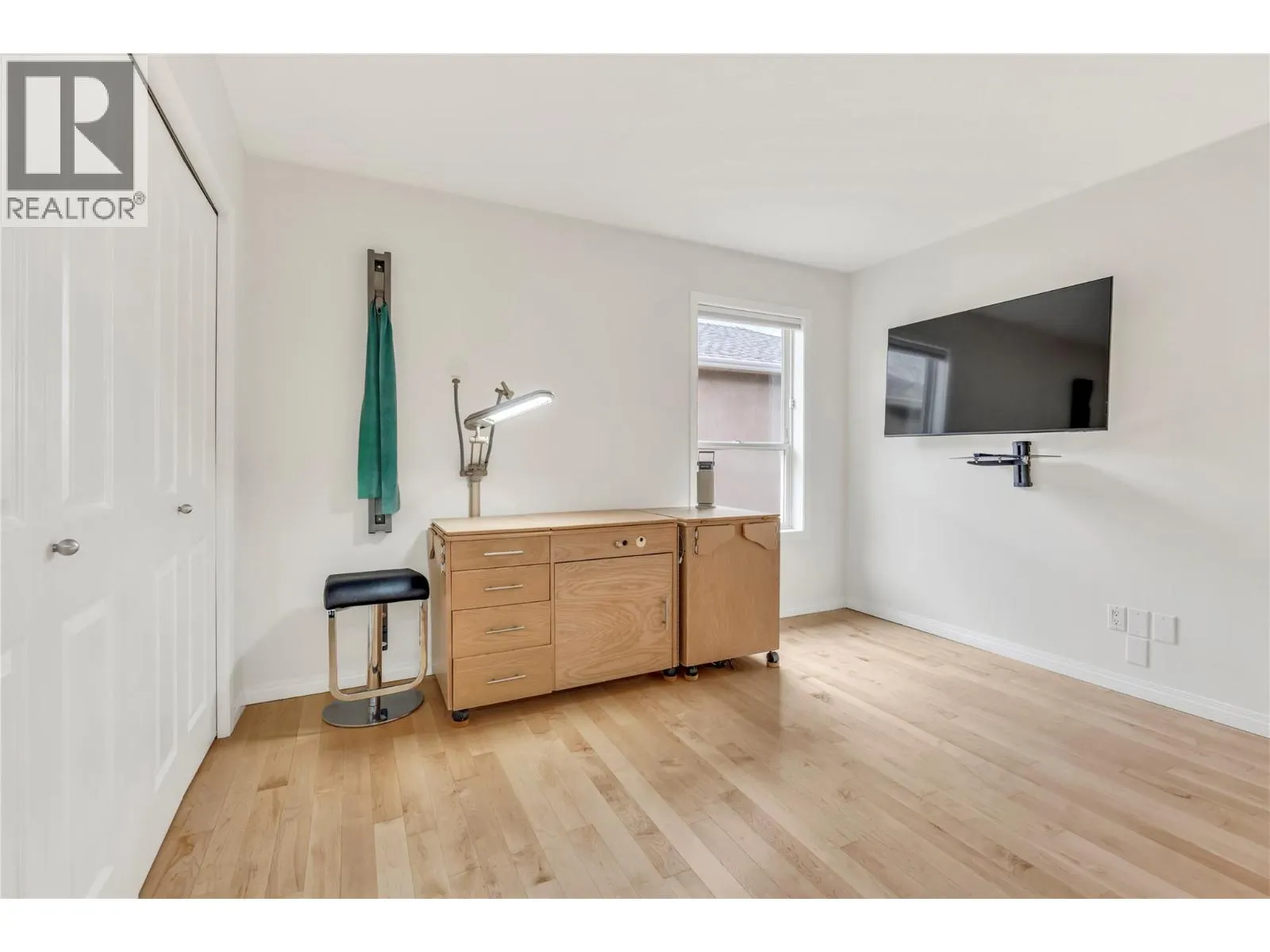 444 Ridge Place