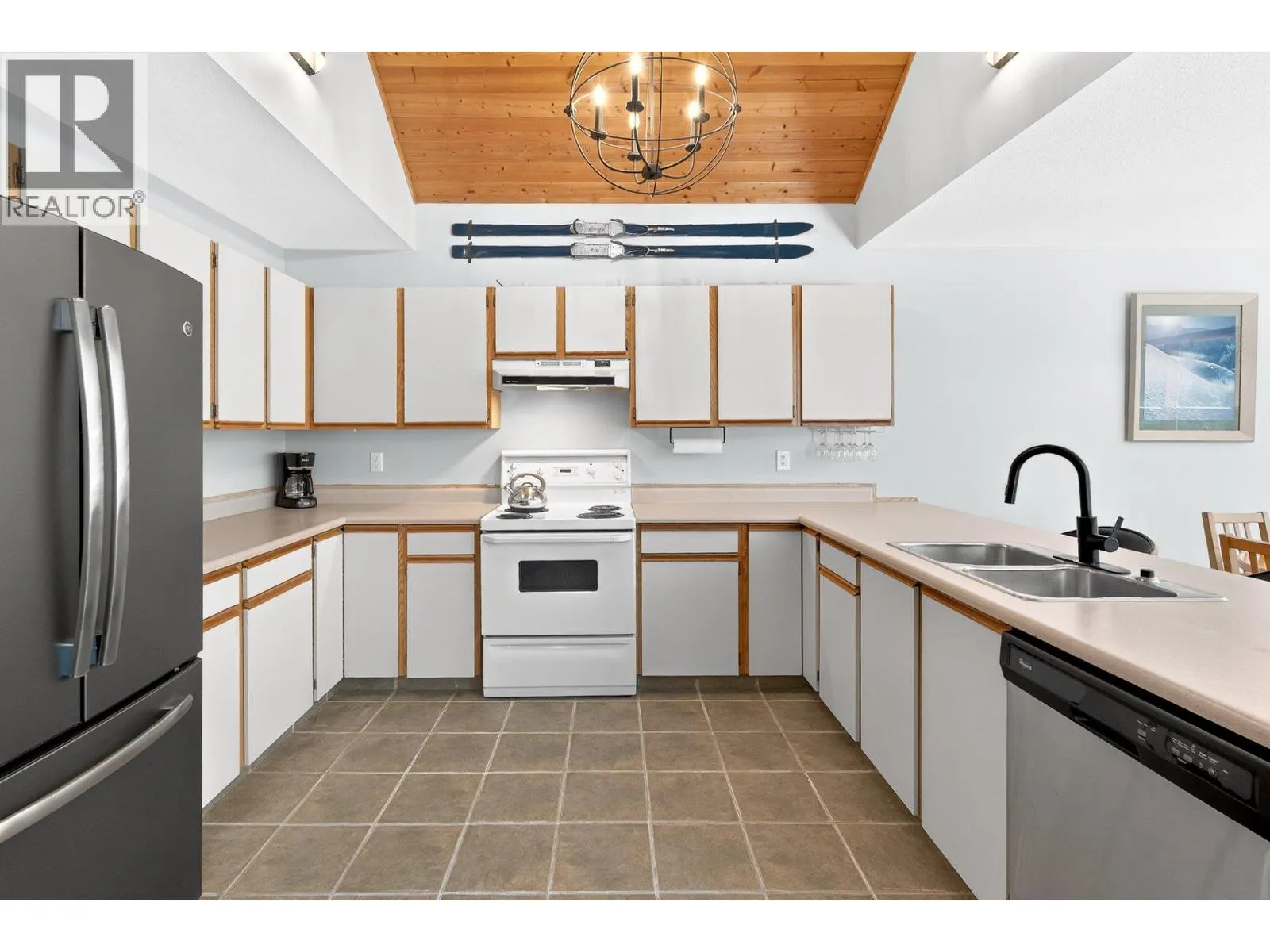 103 Whitetail Road Unit# 102