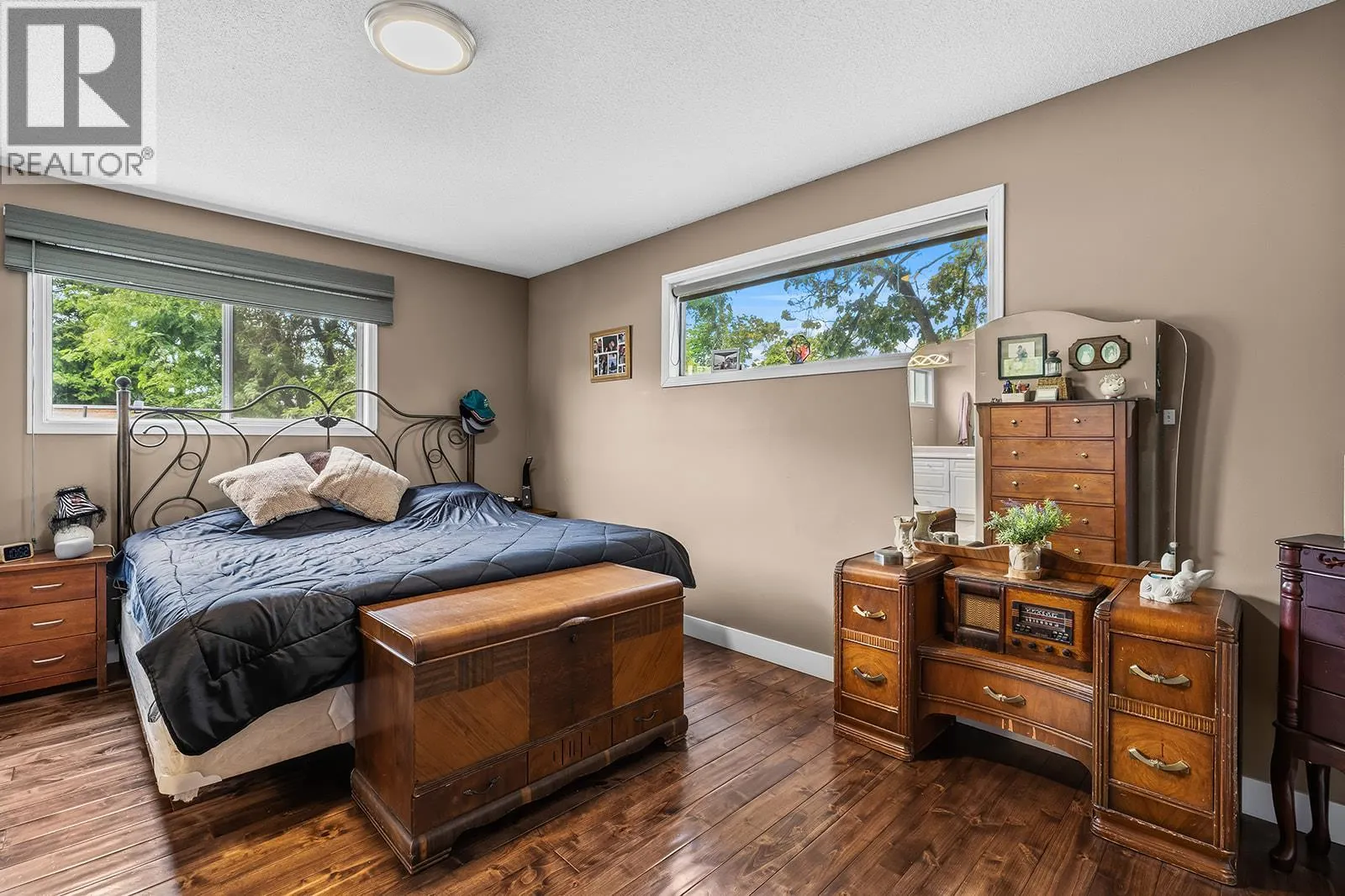 1050 Pinecrest Lane