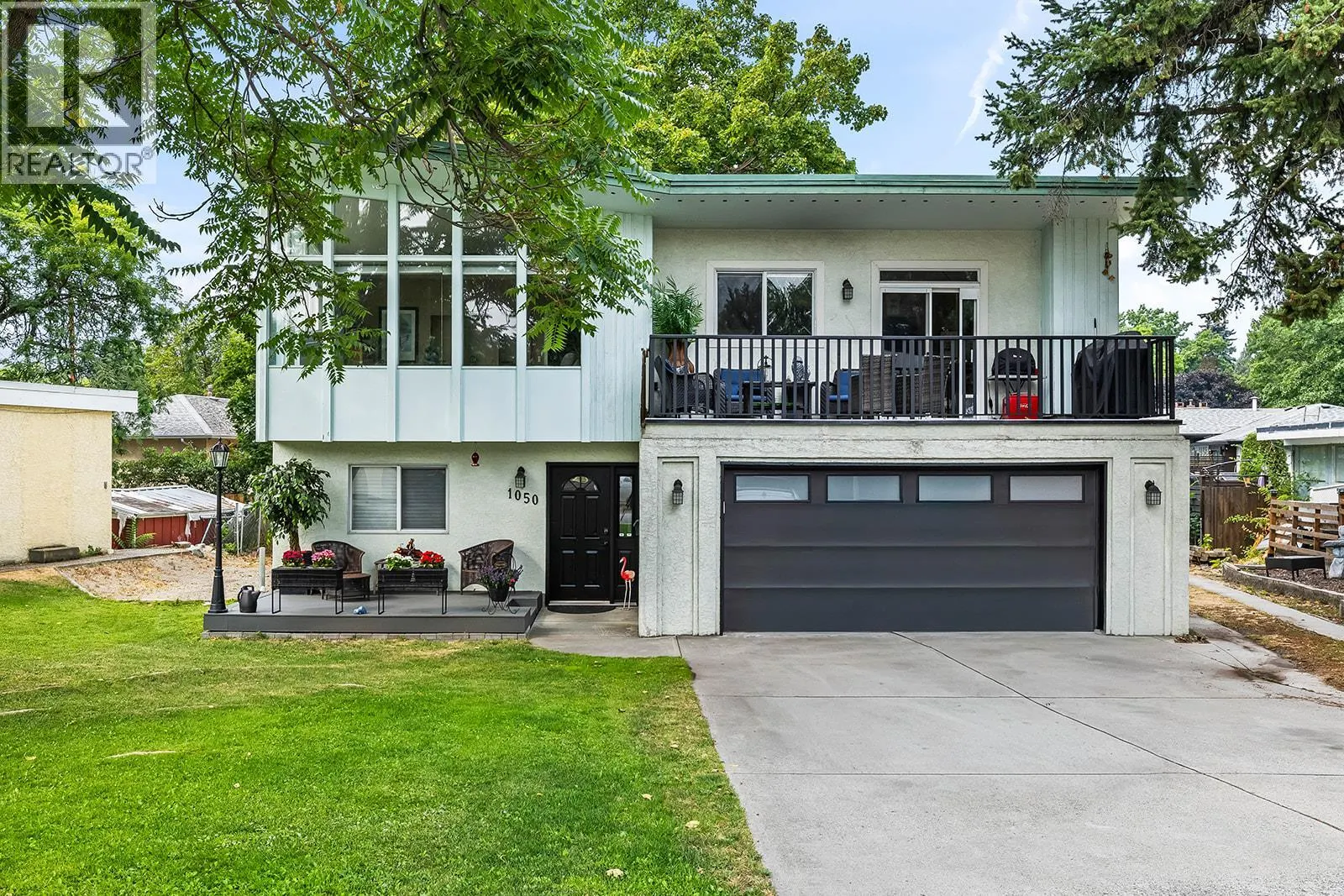 1050 Pinecrest Lane