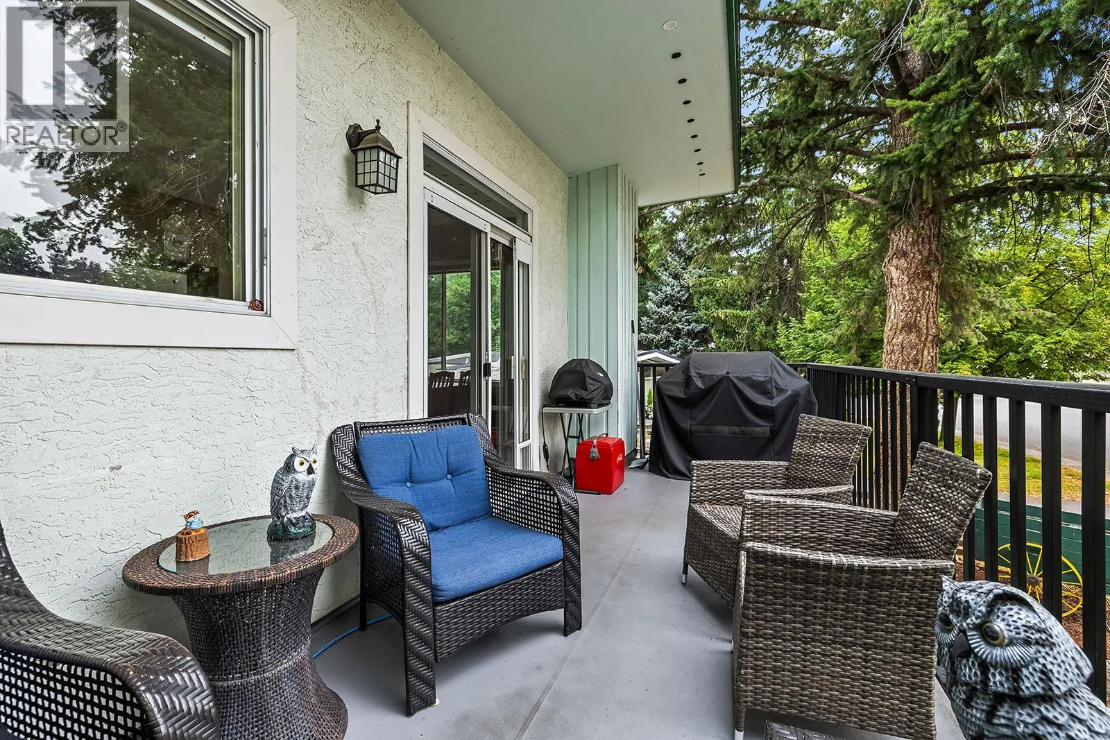 1050 Pinecrest Lane