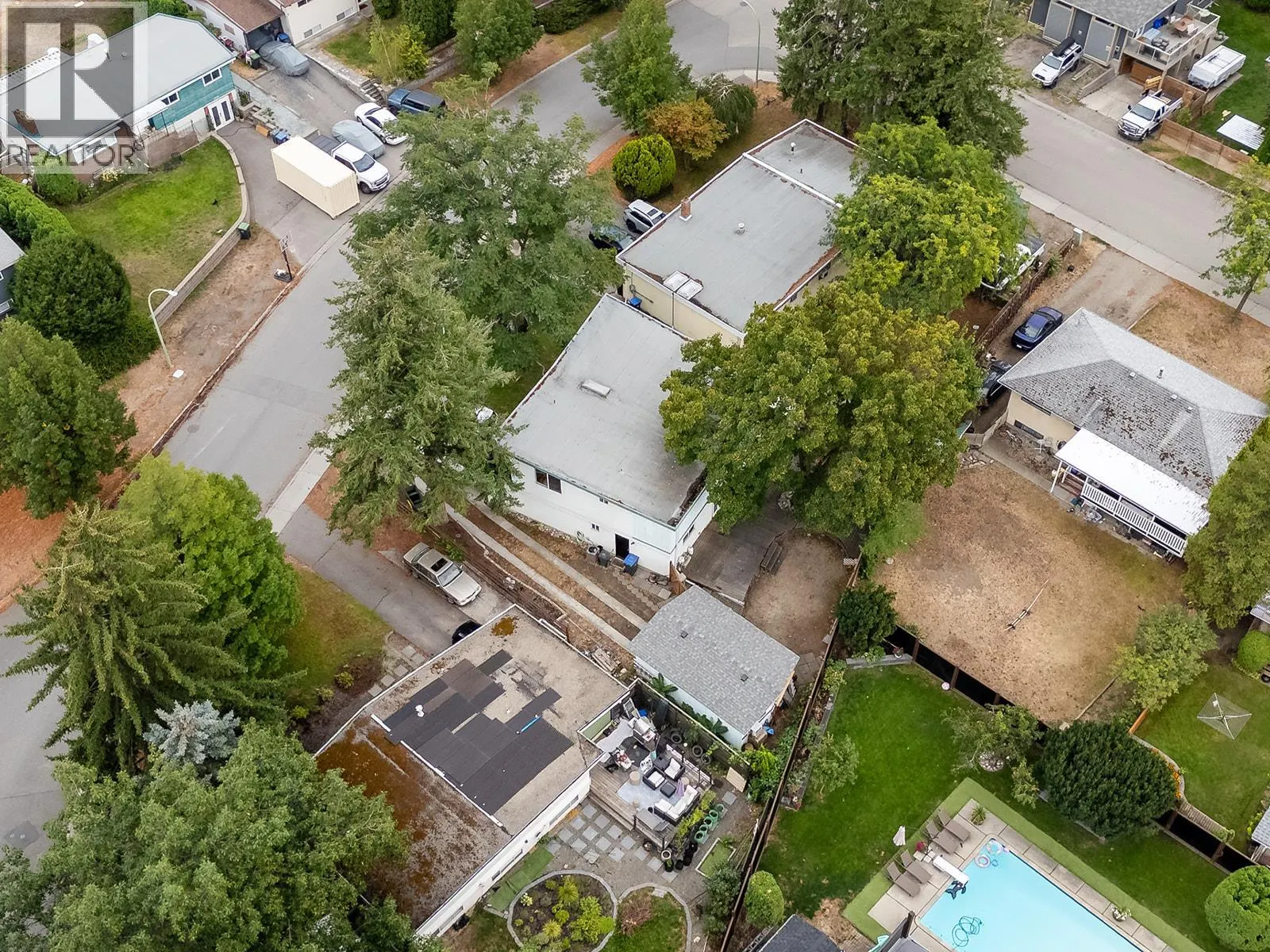 1050 Pinecrest Lane