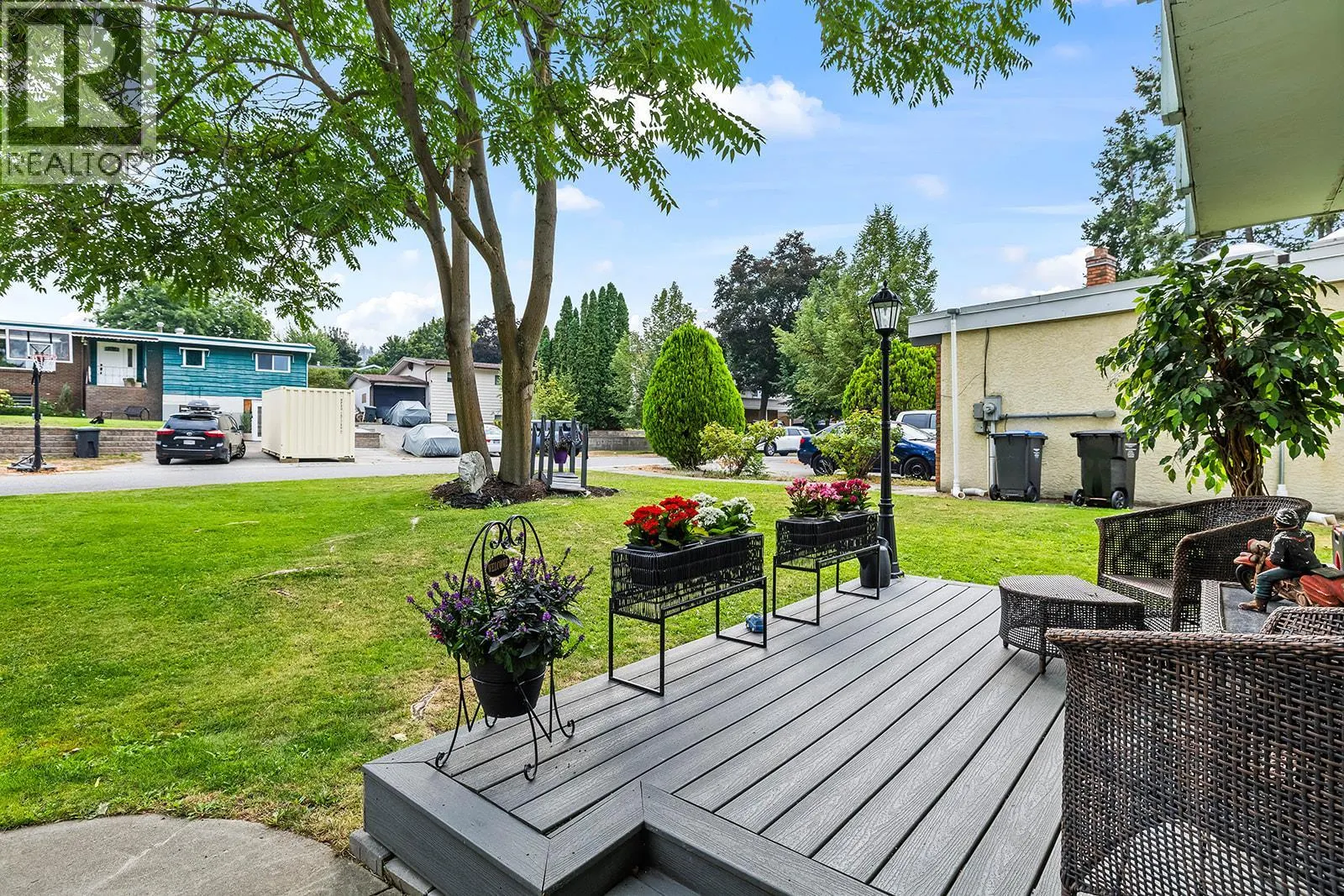 1050 Pinecrest Lane