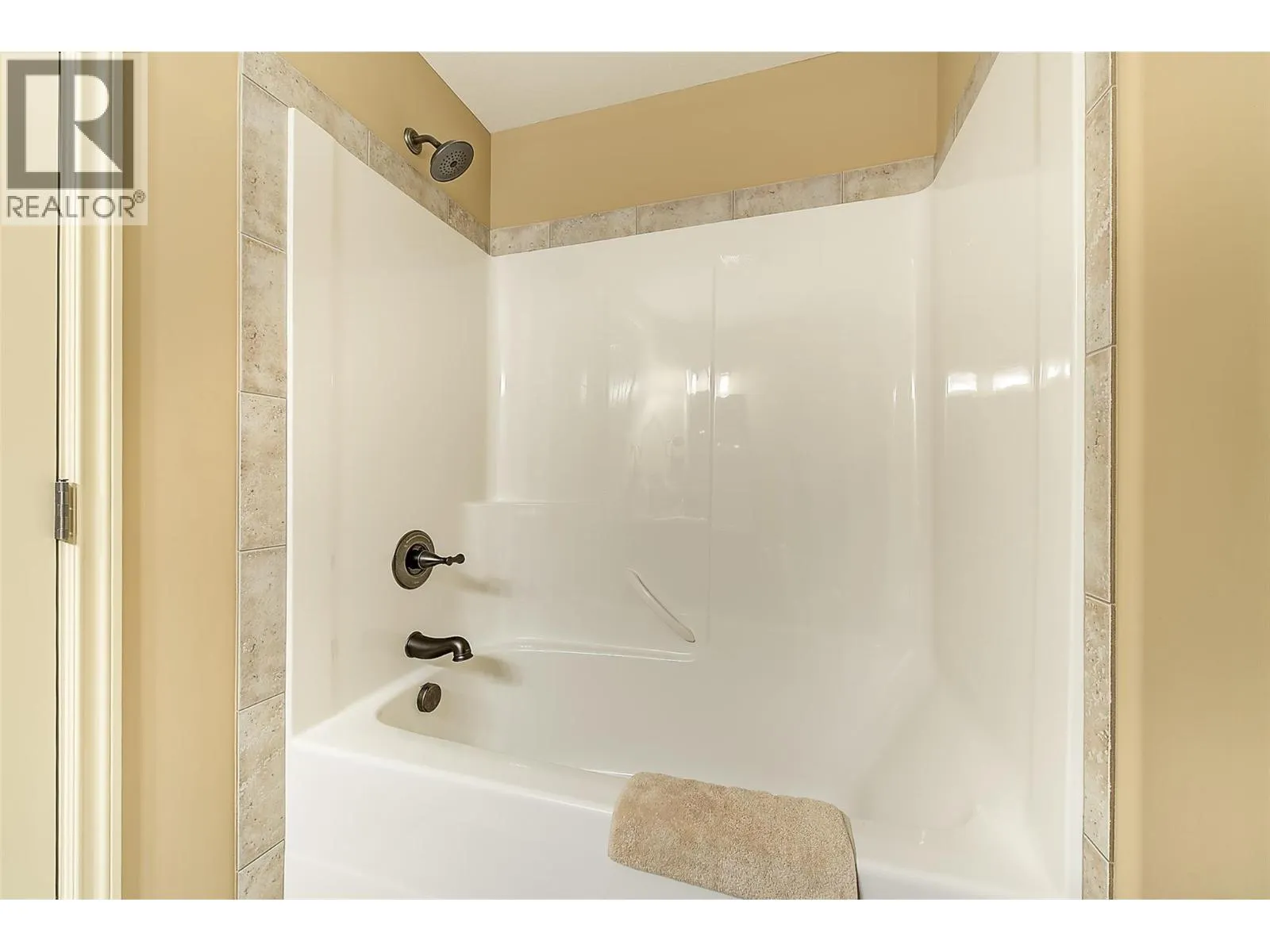 2760 Auburn Road Unit# 101