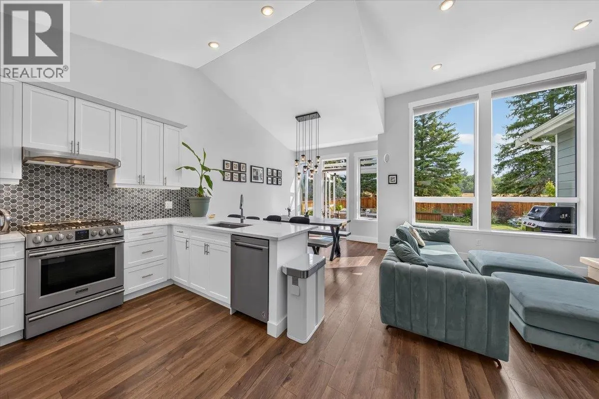 1878 FOXWOOD Trail