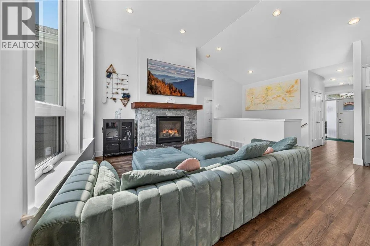 1878 FOXWOOD Trail