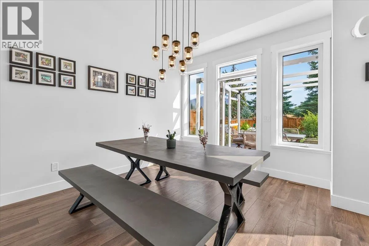 1878 FOXWOOD Trail