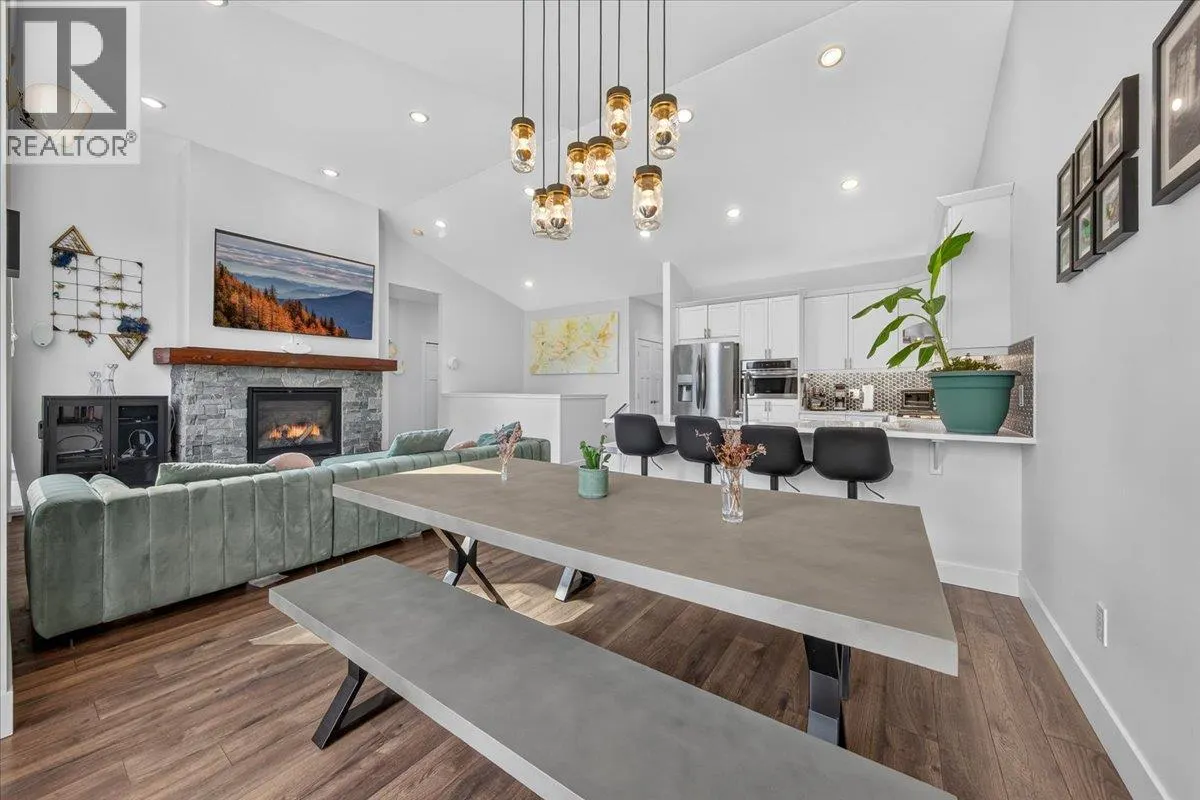 1878 FOXWOOD Trail