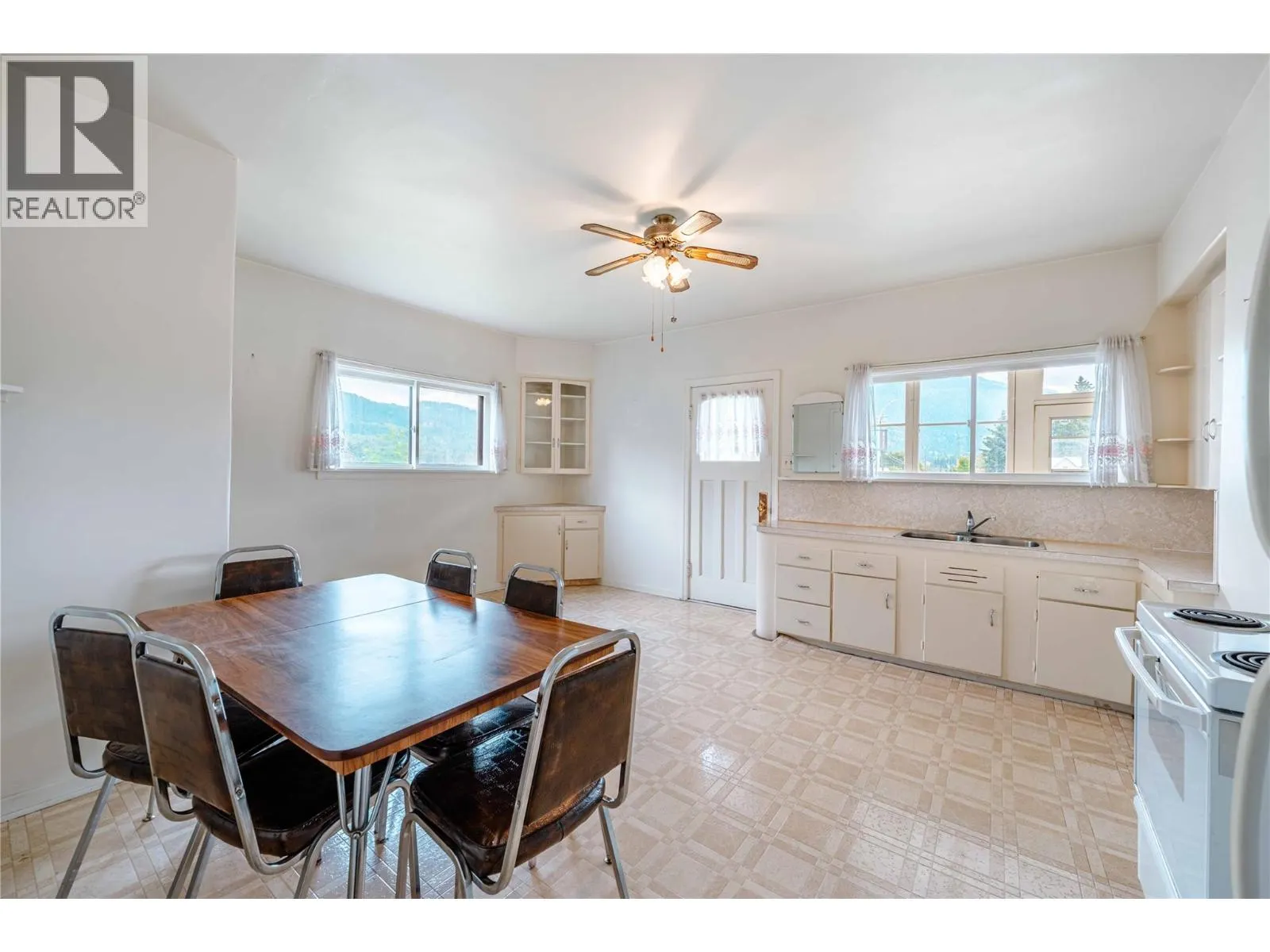 514 Fourth Street E