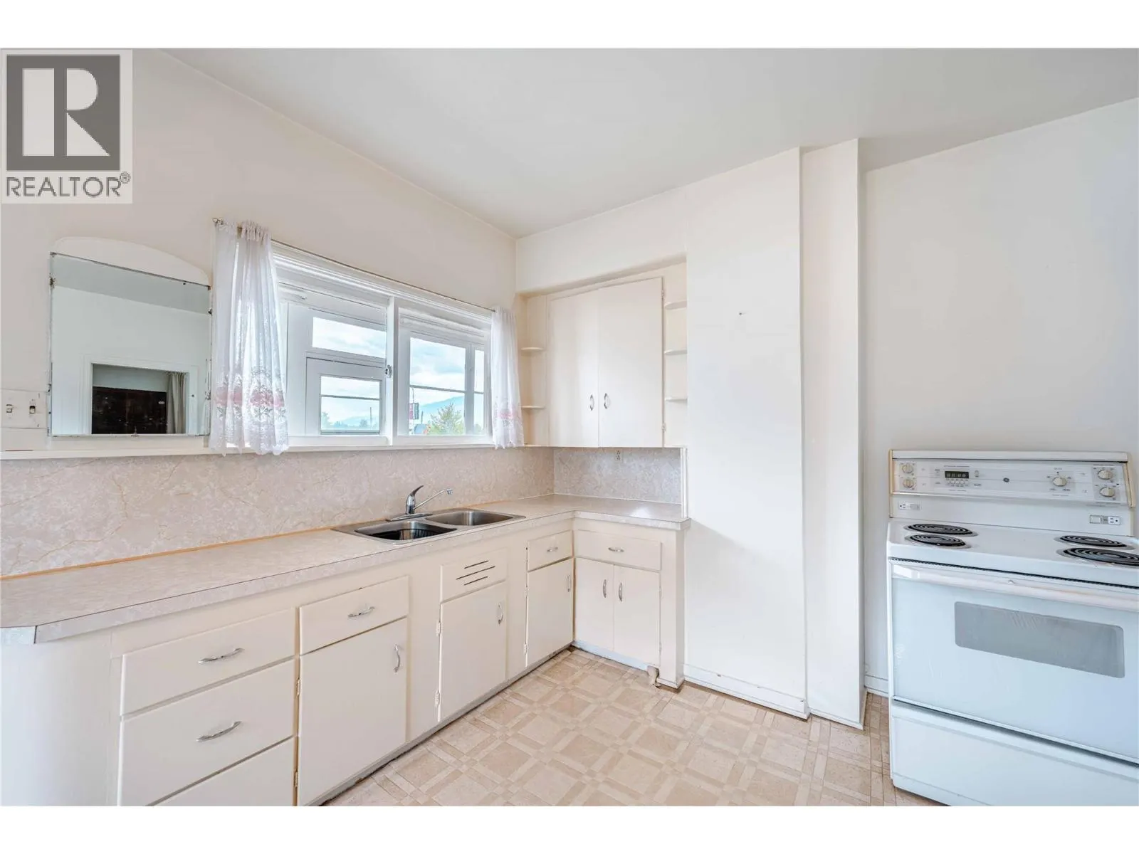 514 Fourth Street E