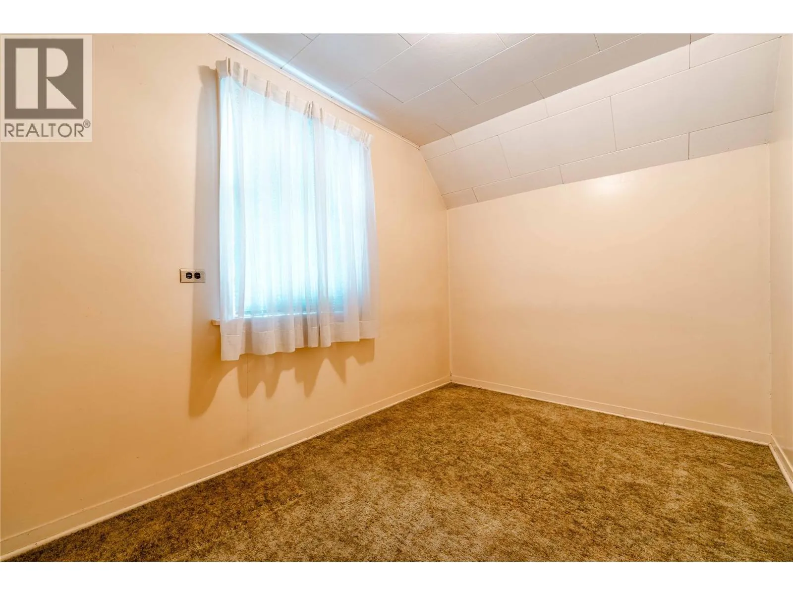 514 Fourth Street E