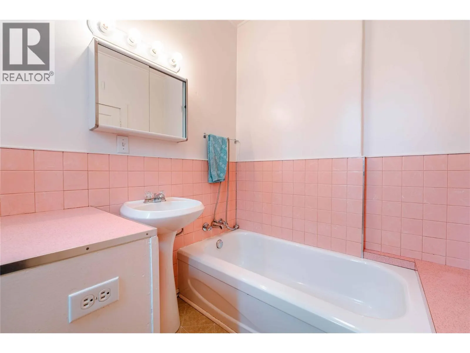 514 Fourth Street E