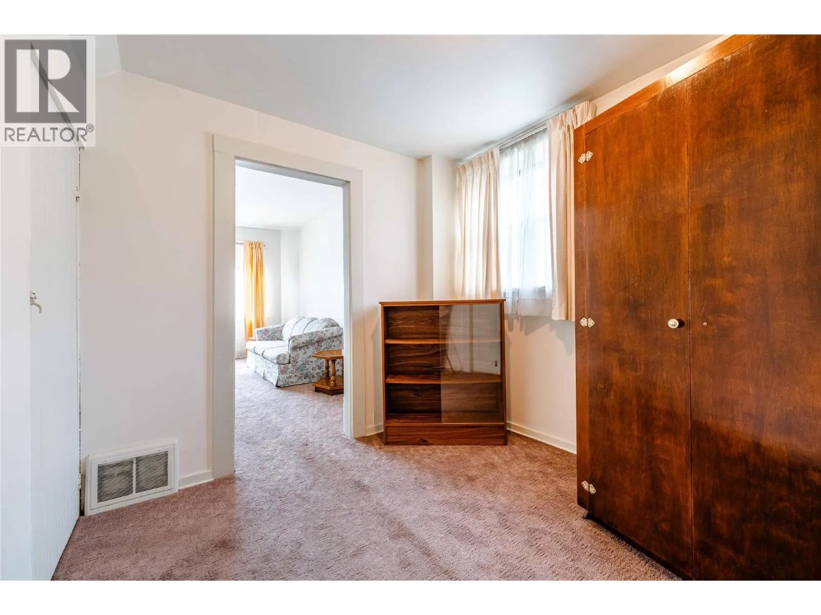 514 Fourth Street E