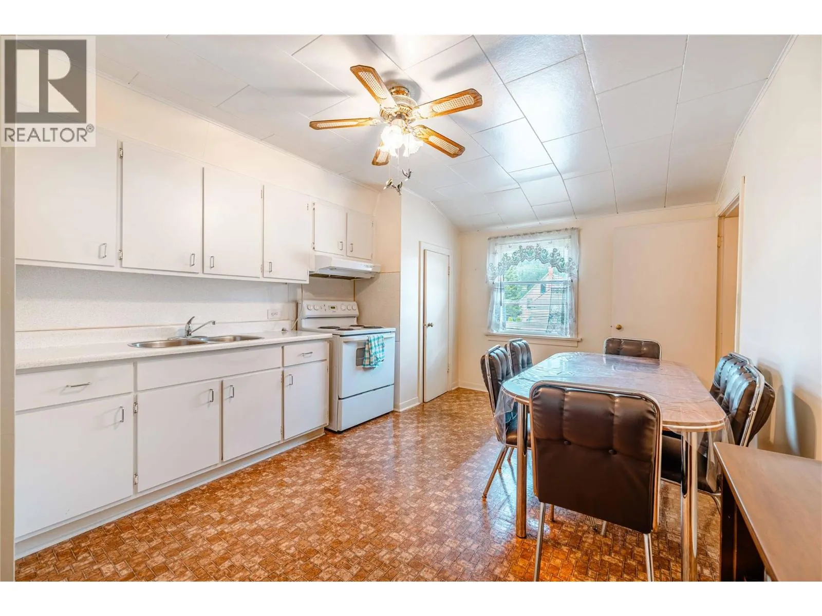 514 Fourth Street E