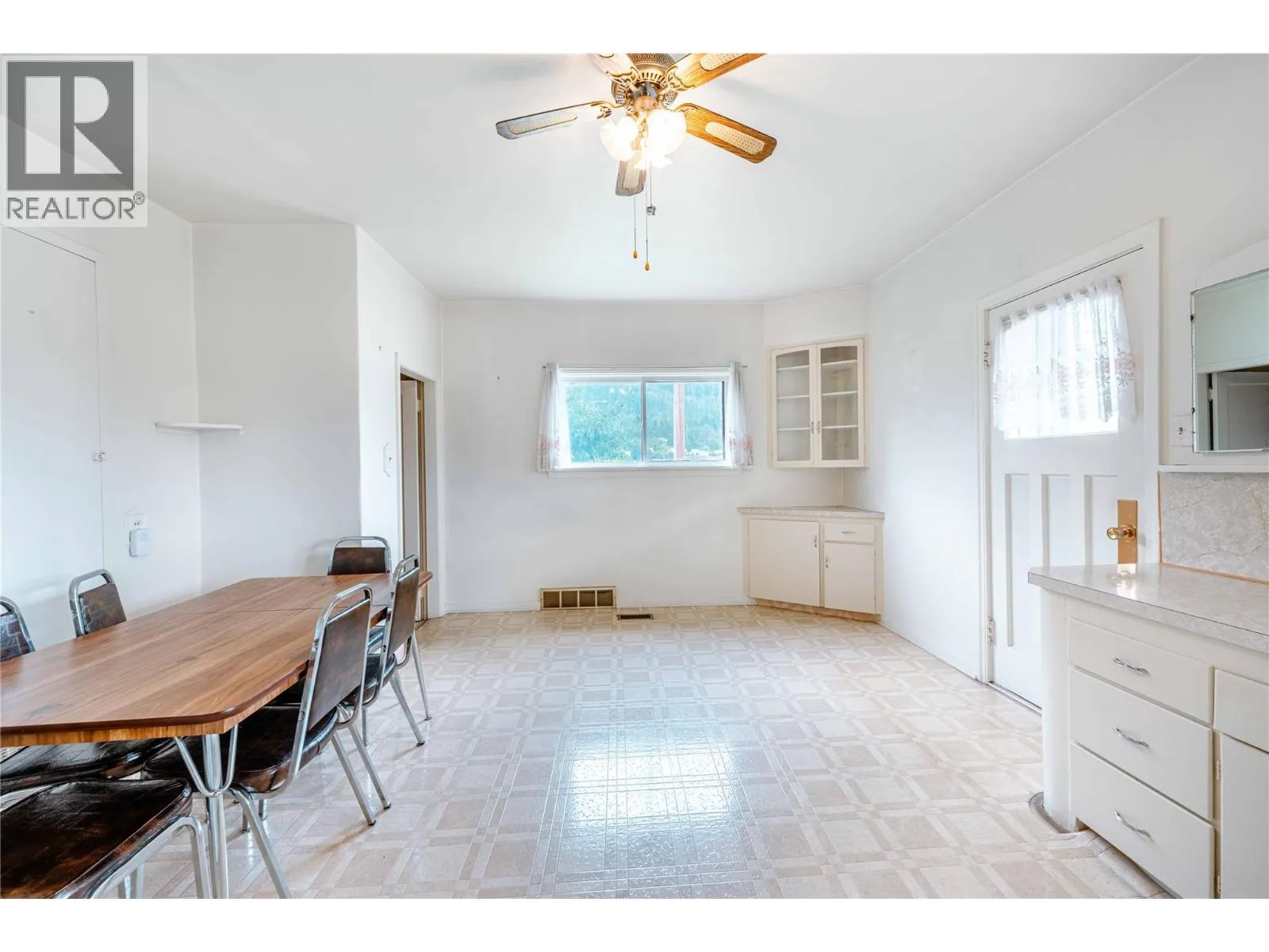 514 Fourth Street E
