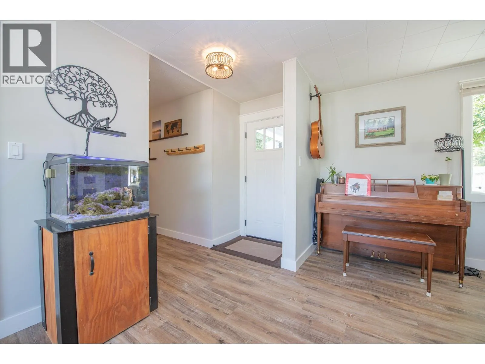 106 West Enderby Road