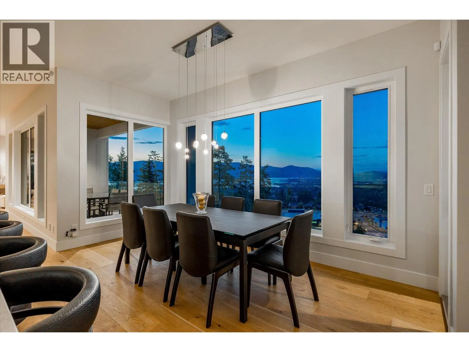 980 Ledgeview Court