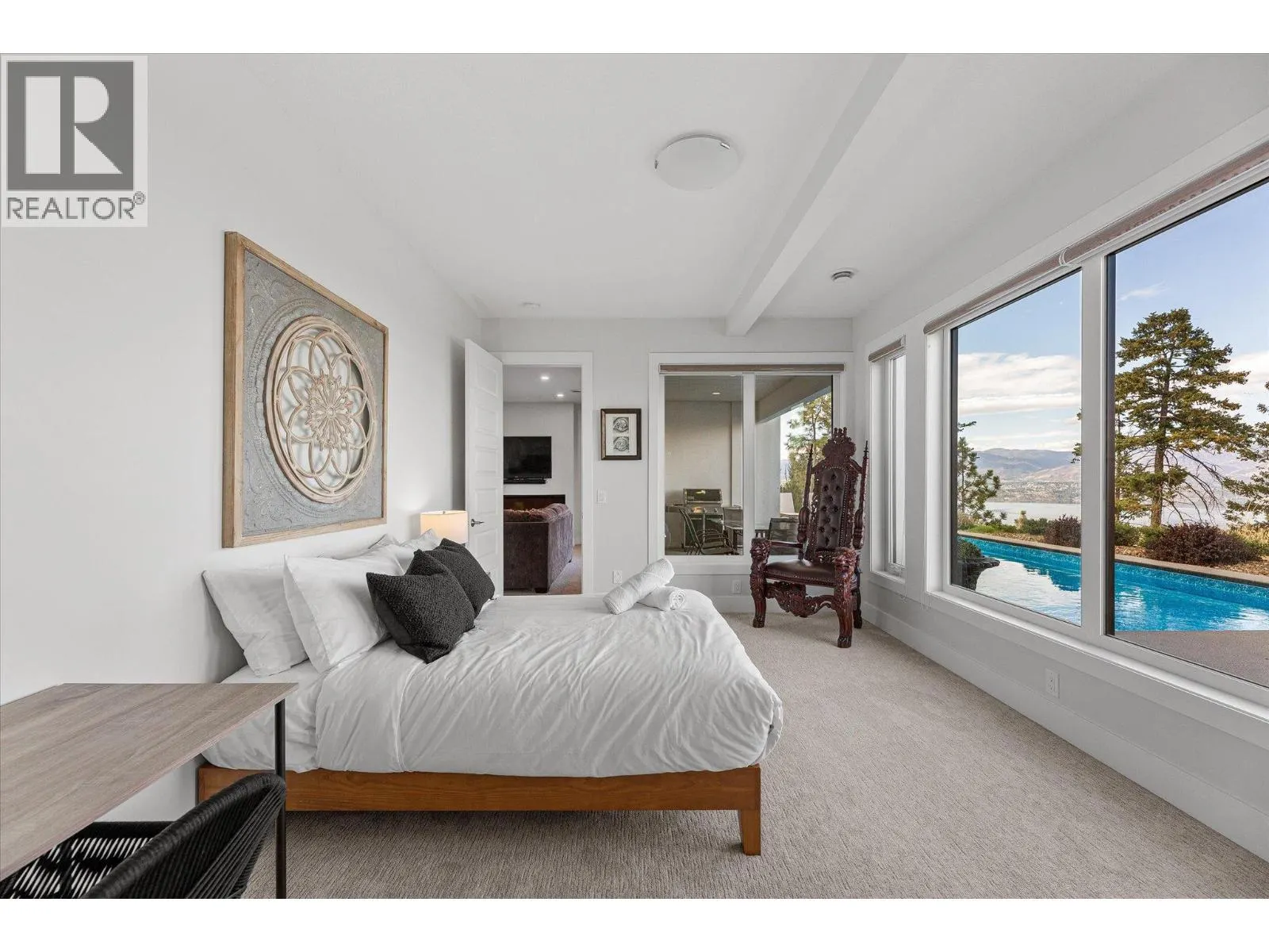 980 Ledgeview Court