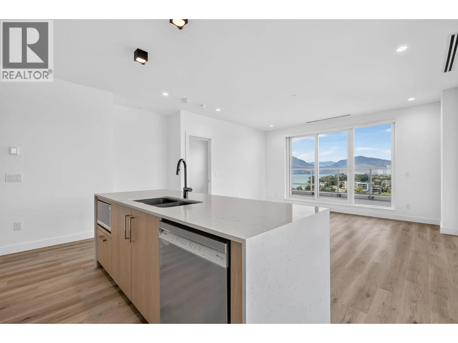 3300 Lakeshore Road Unit# 1303