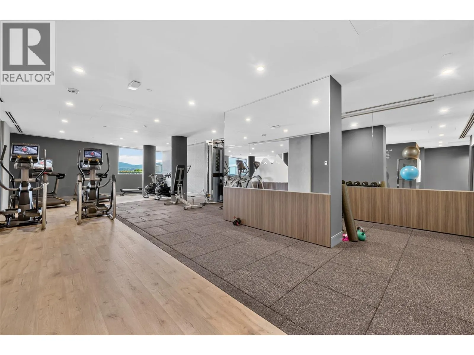 3300 Lakeshore Road Unit# 1303