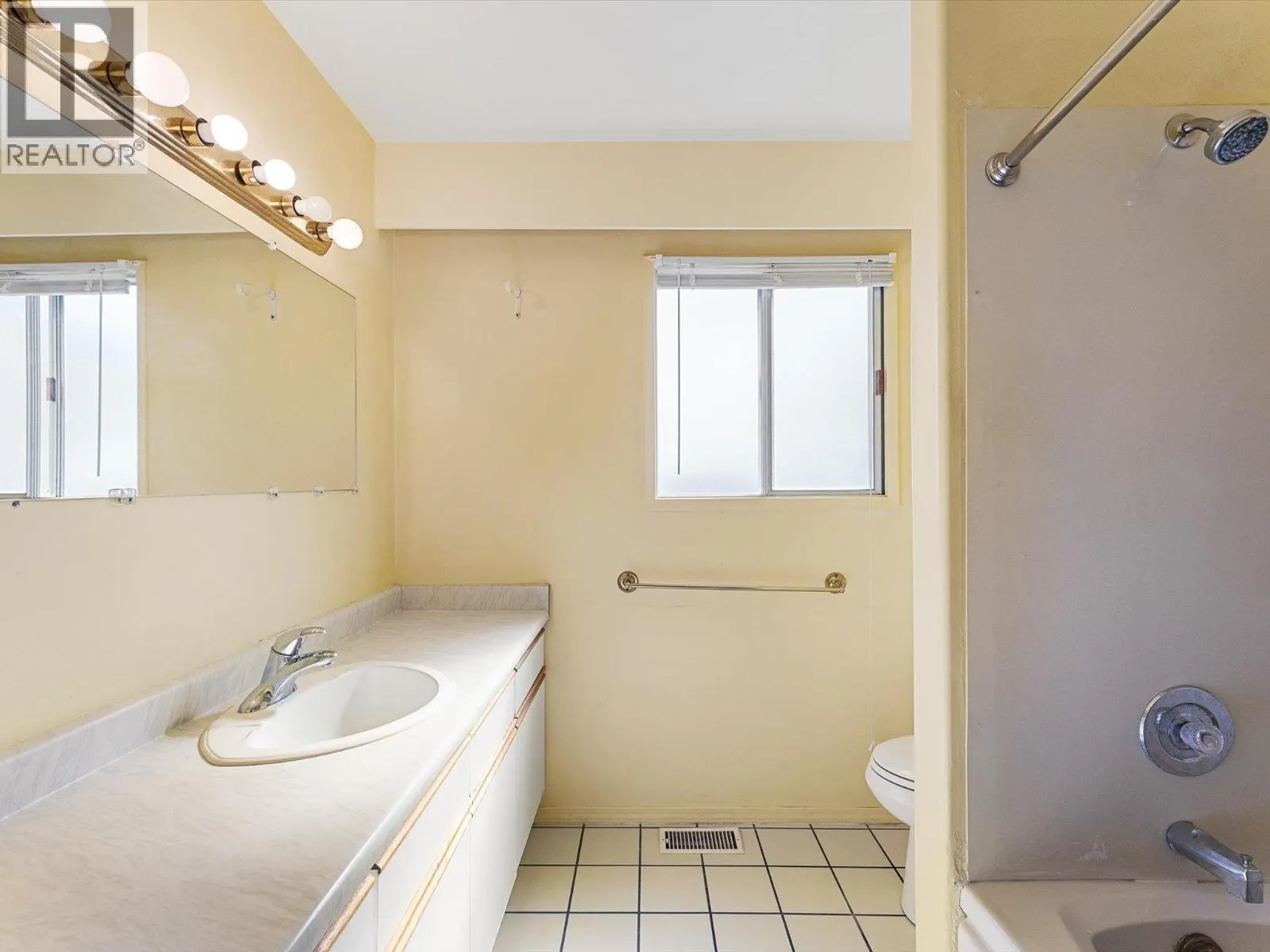 465 Hollydell Road