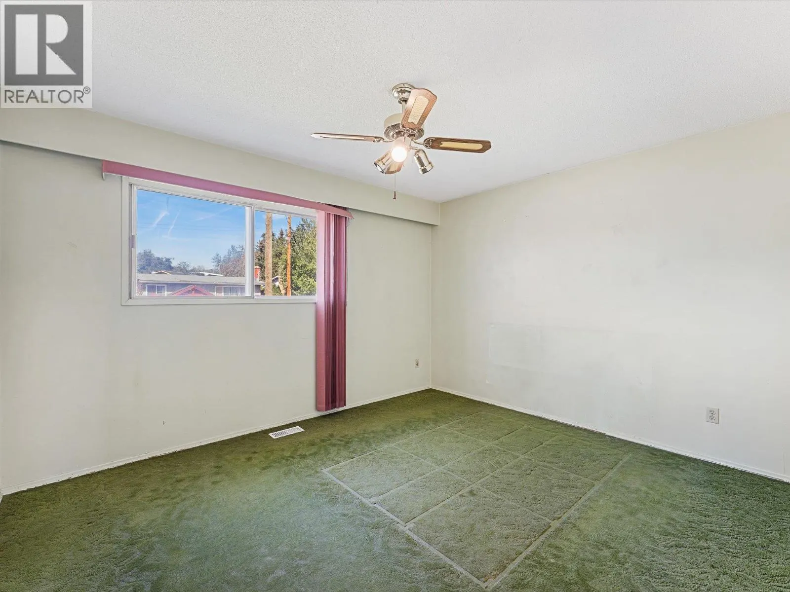 465 Hollydell Road