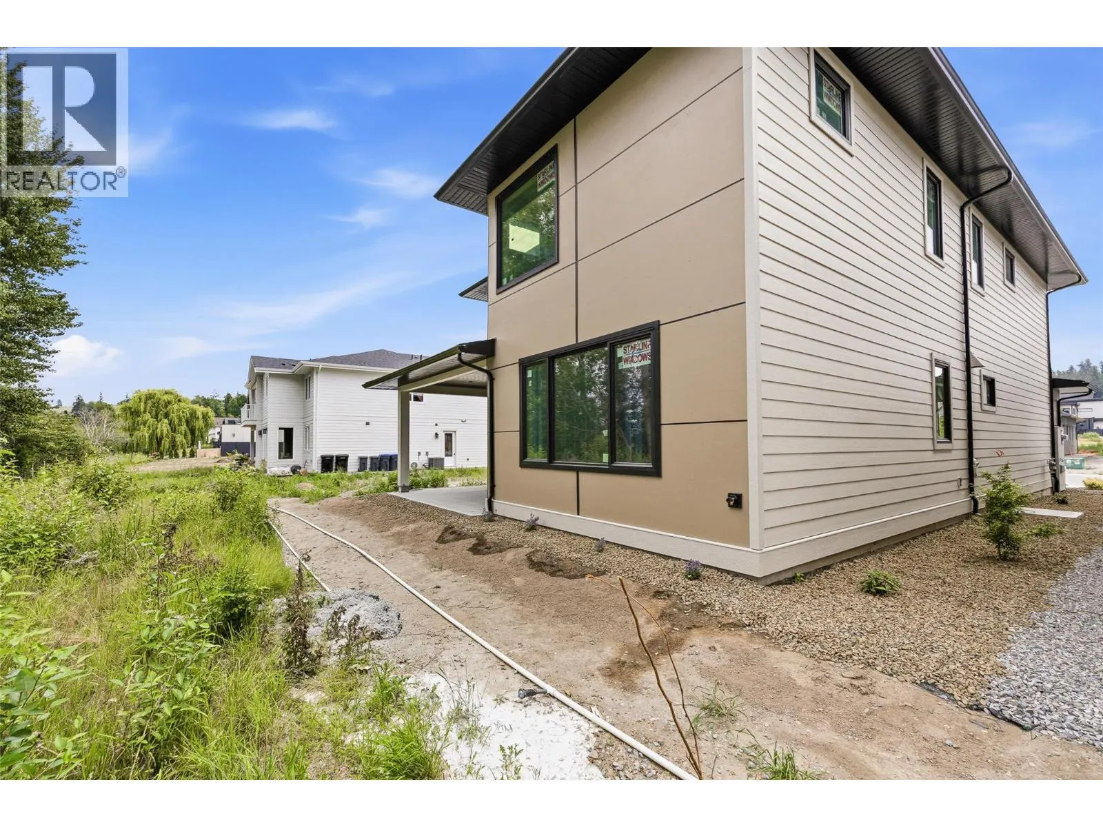 908 Bull Crescent