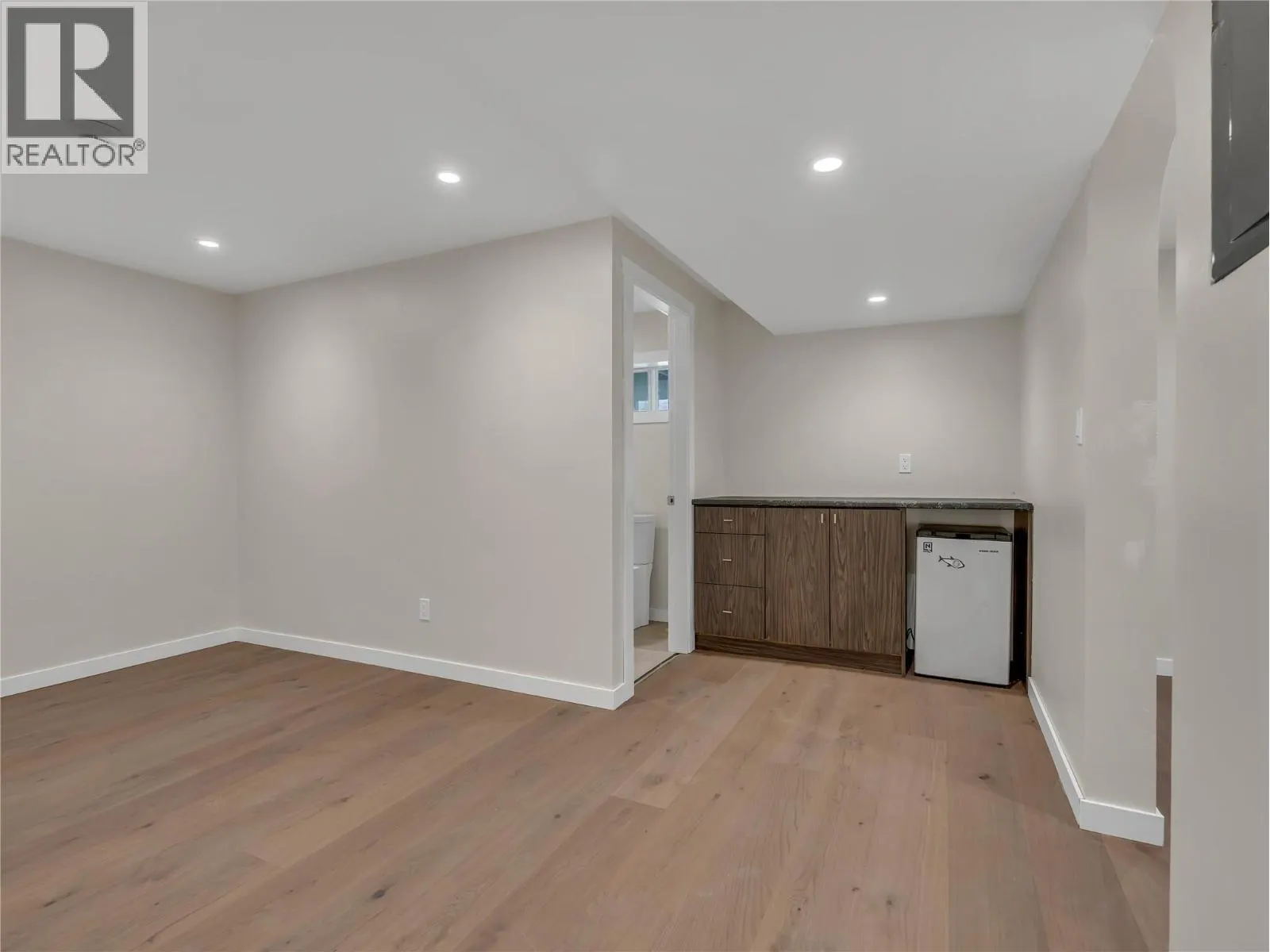 157 ADAMS Crescent