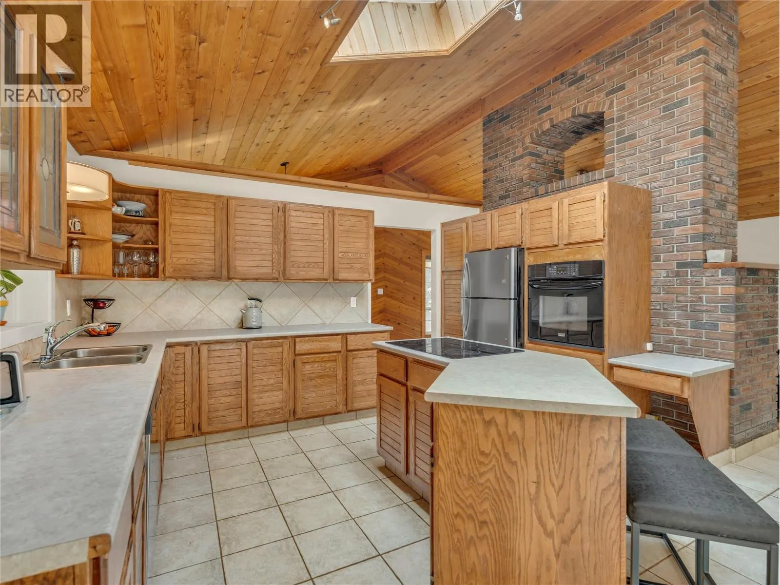 157 ADAMS Crescent