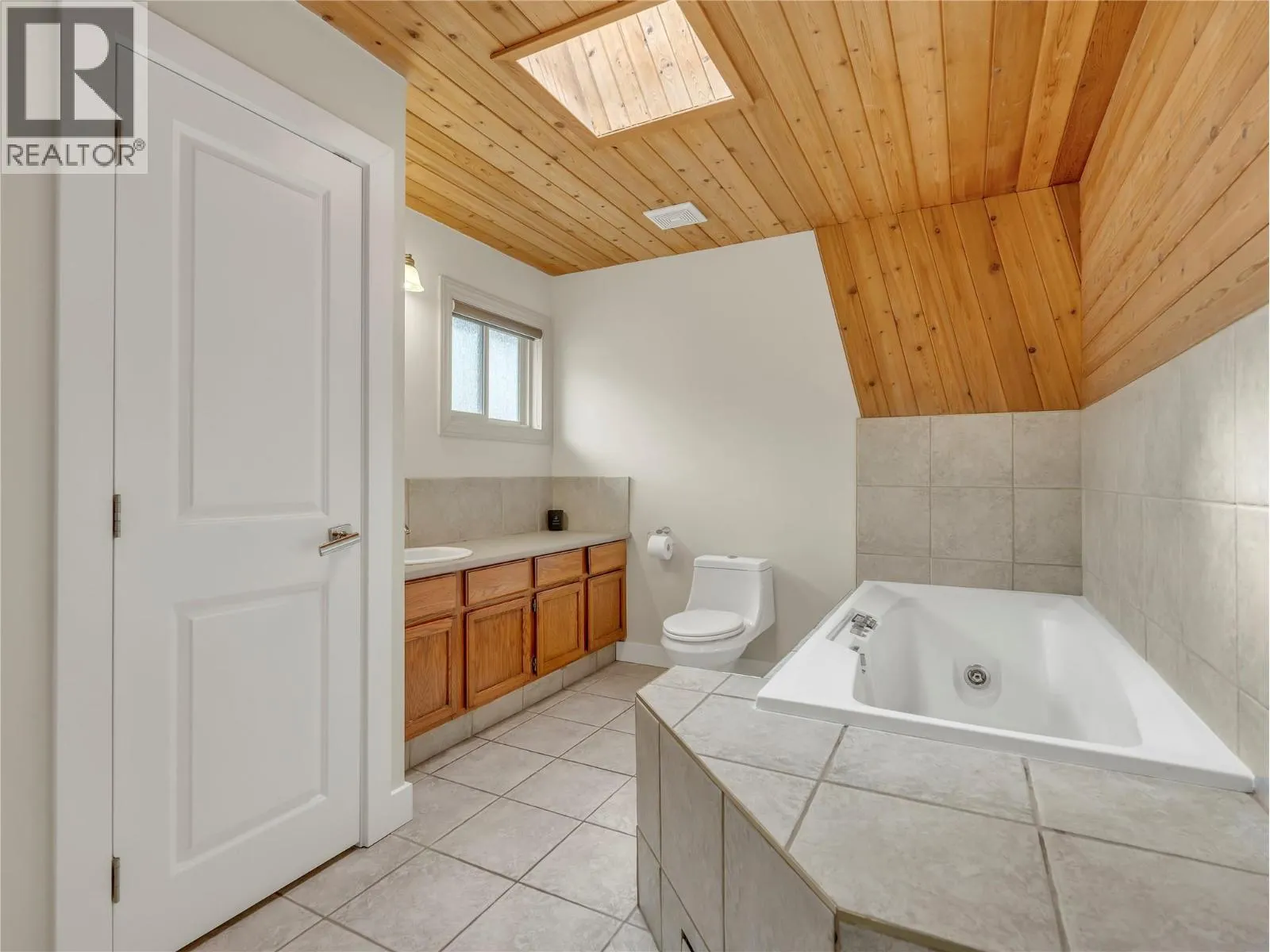 157 ADAMS Crescent