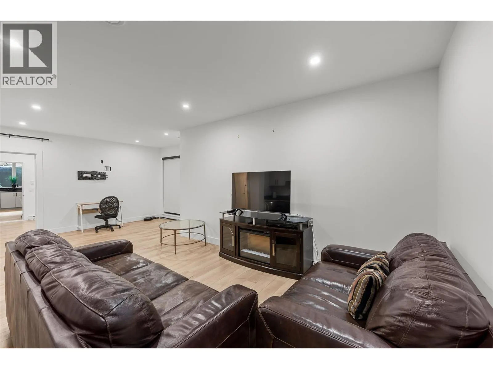 466 Swan Drive