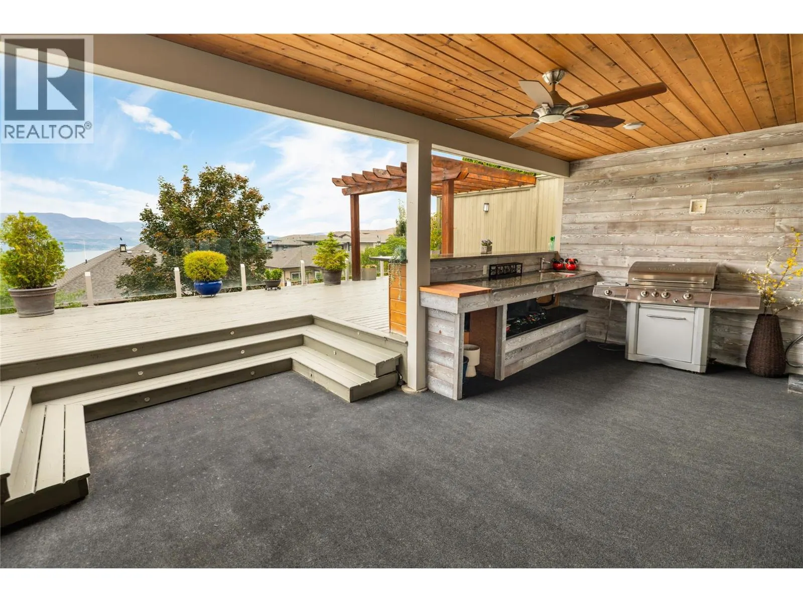 856 Hewetson Avenue