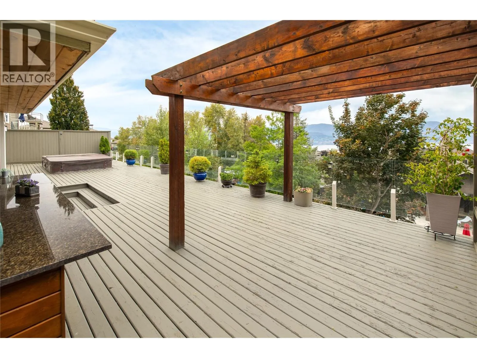 856 Hewetson Avenue