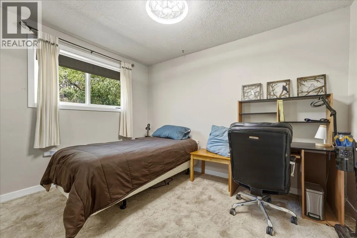 8404 Lakeview Drive