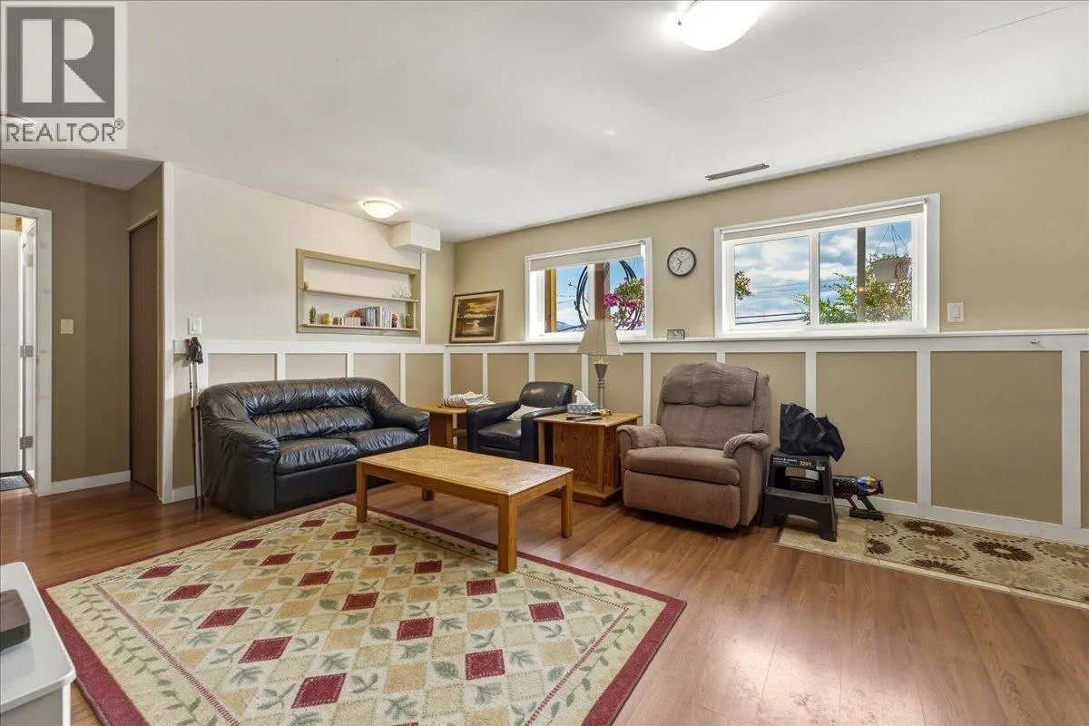 8404 Lakeview Drive