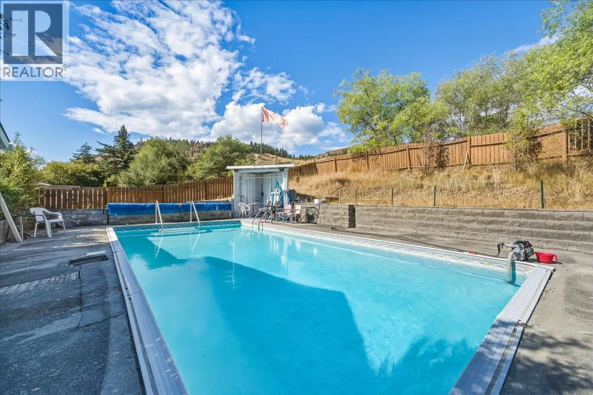8404 Lakeview Drive