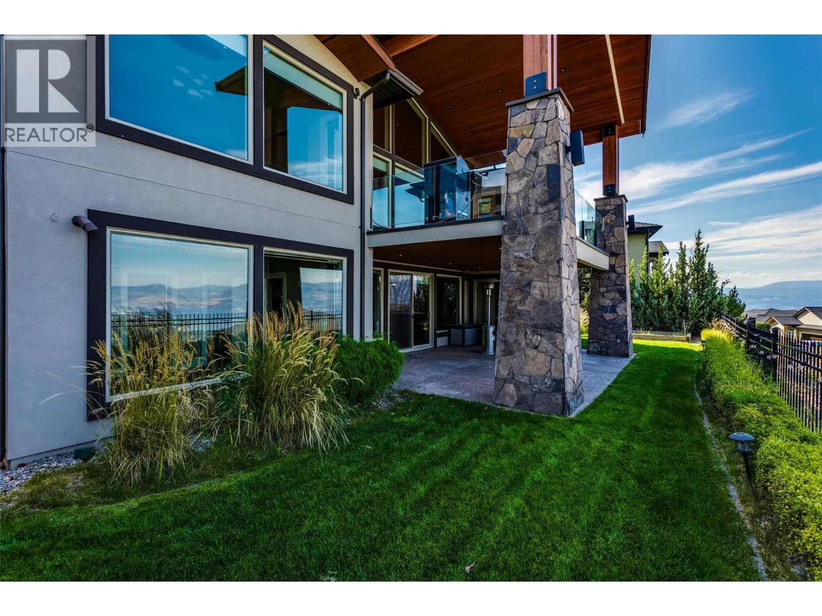 1002 Hewetson Avenue