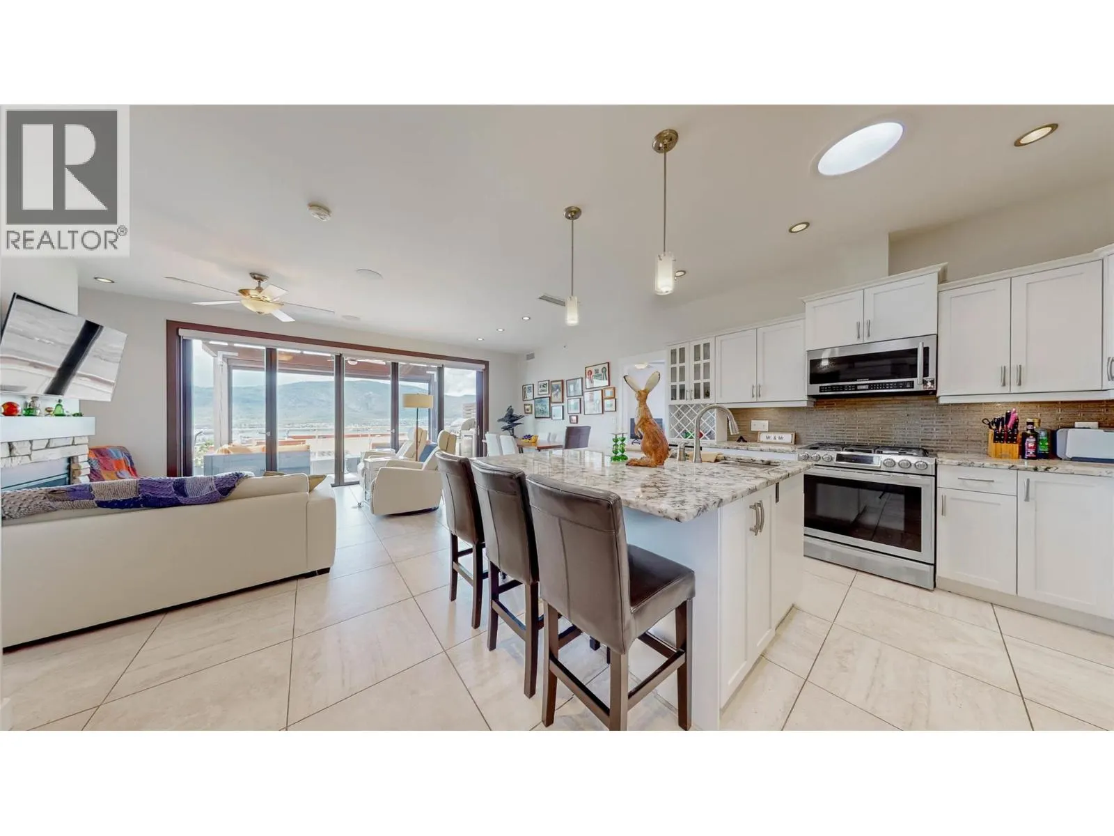 2000 VALLEYVIEW Drive Unit# 20