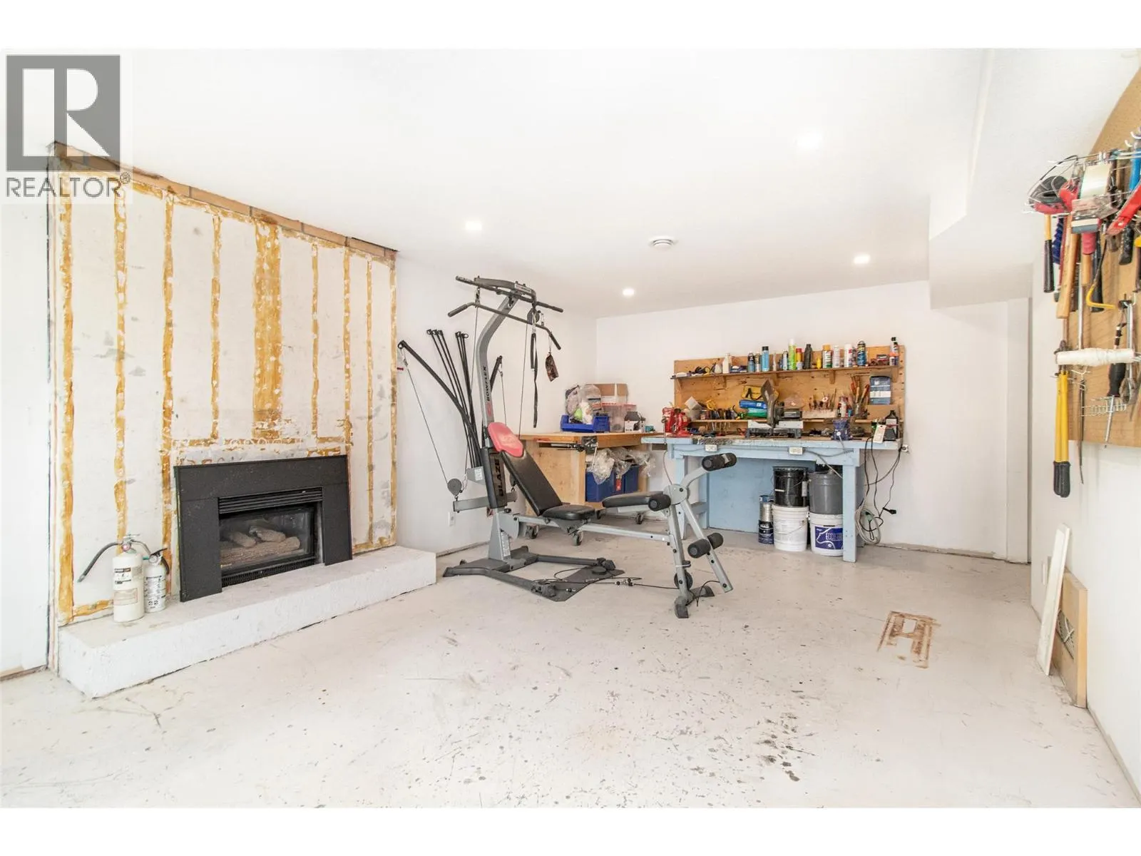 941 Anders Road