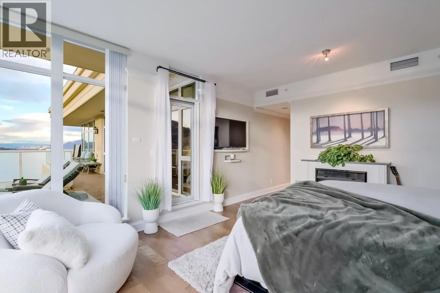 75 MARTIN Street Unit# 1501