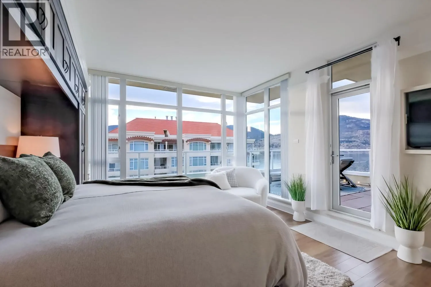 75 MARTIN Street Unit# 1501