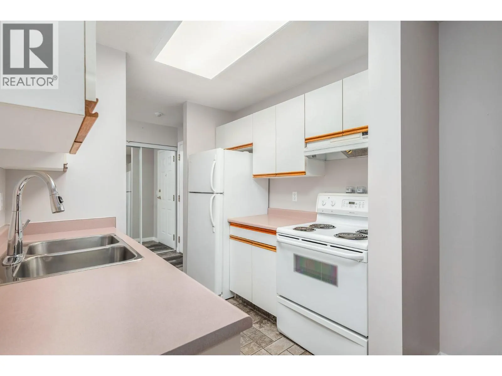 3609 30 Avenue Unit# 208