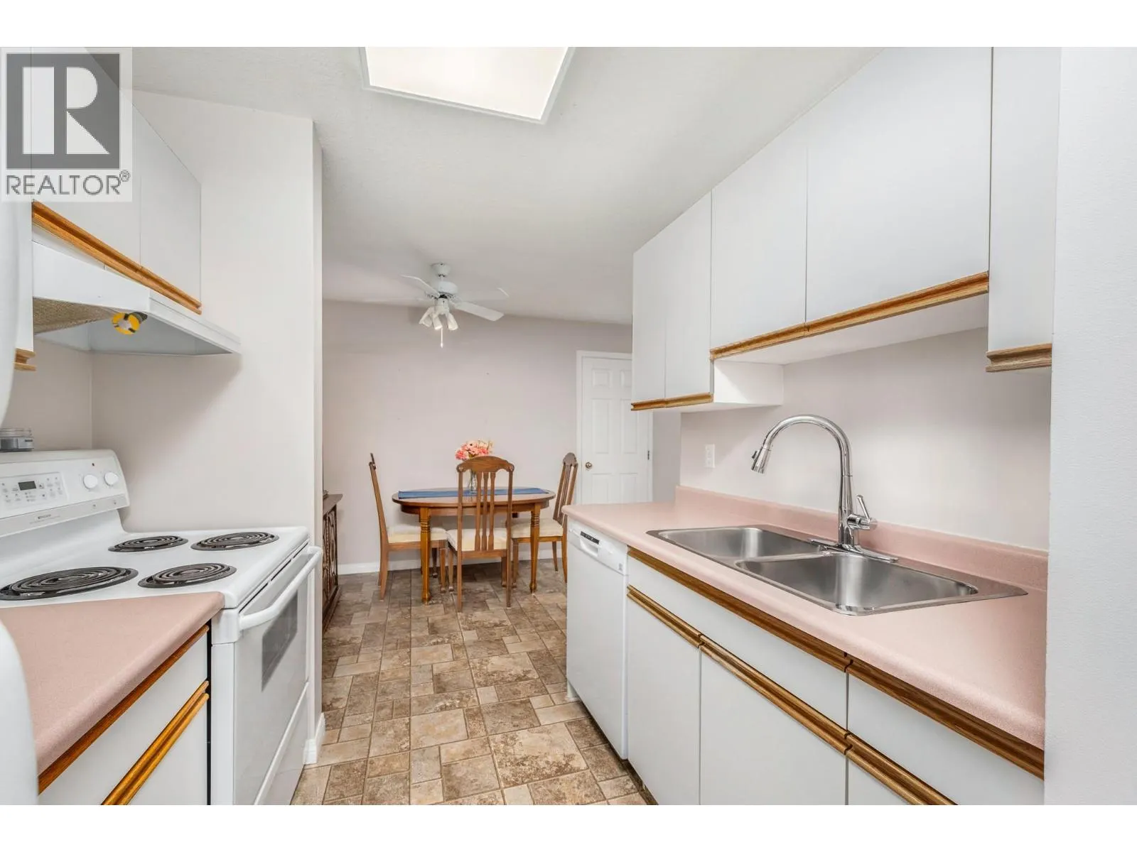 3609 30 Avenue Unit# 208