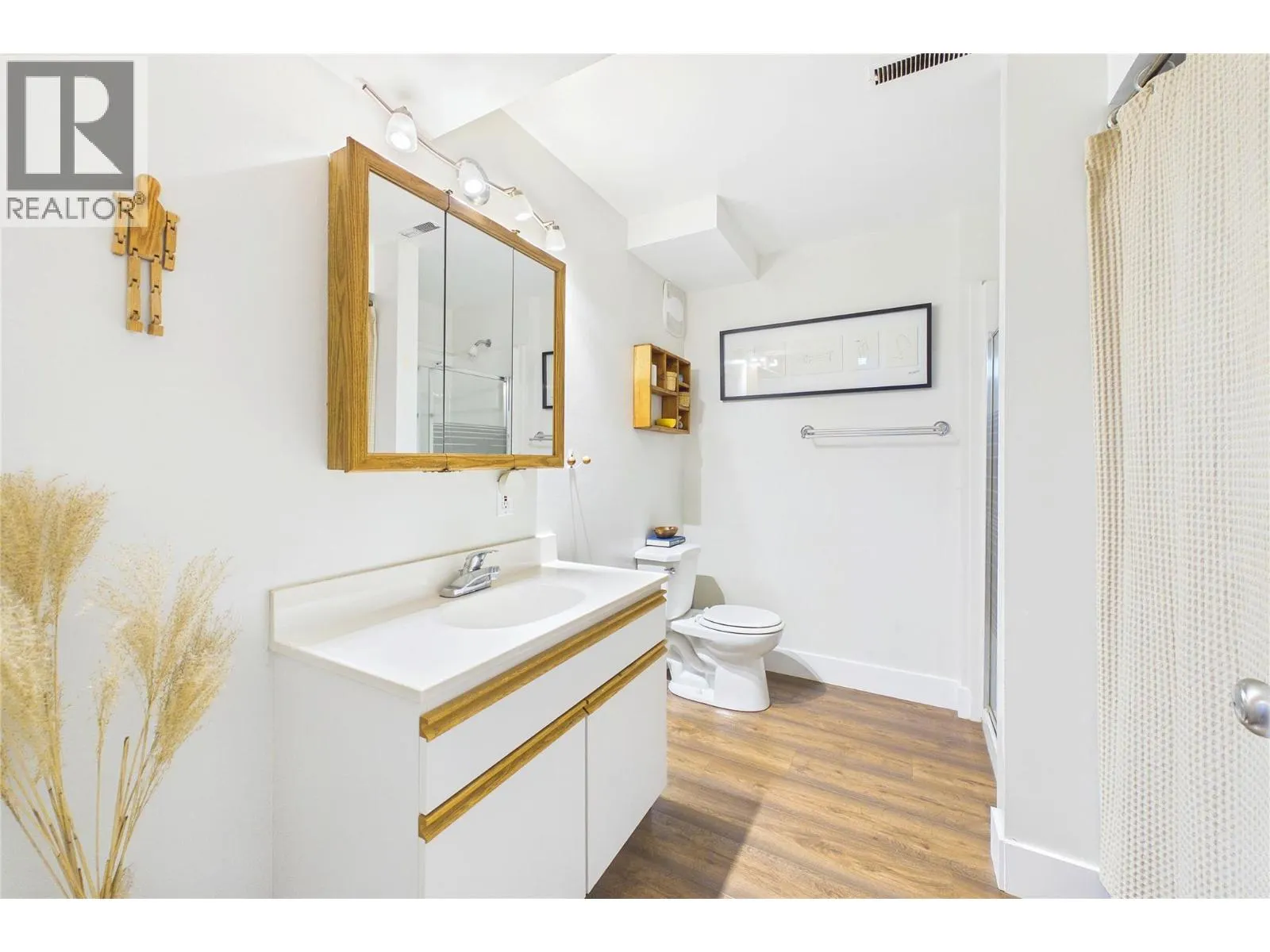 1393 Highland Drive S