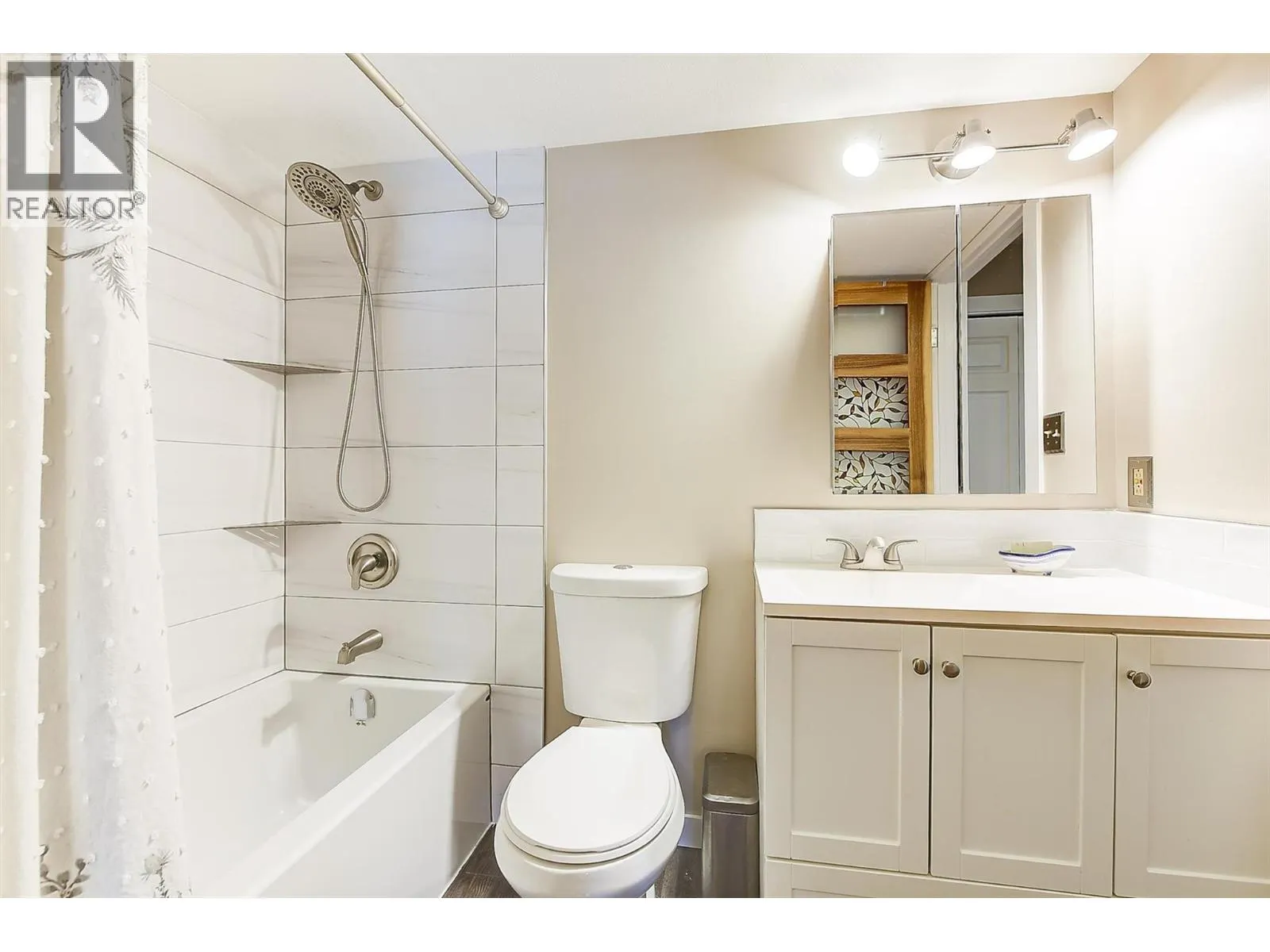 3842 Gordon Drive Unit# 216